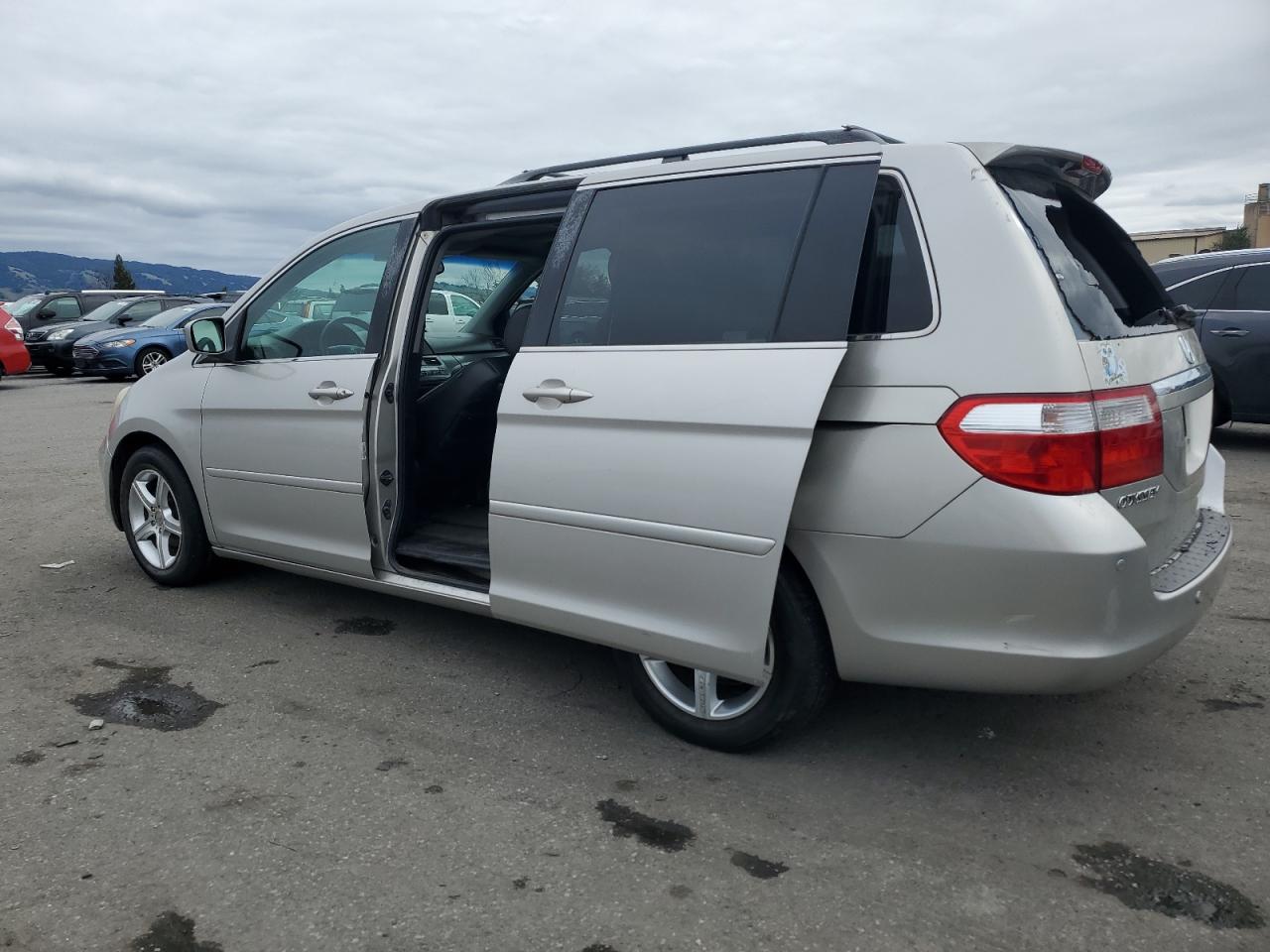2007 Honda Odyssey - Image 2
