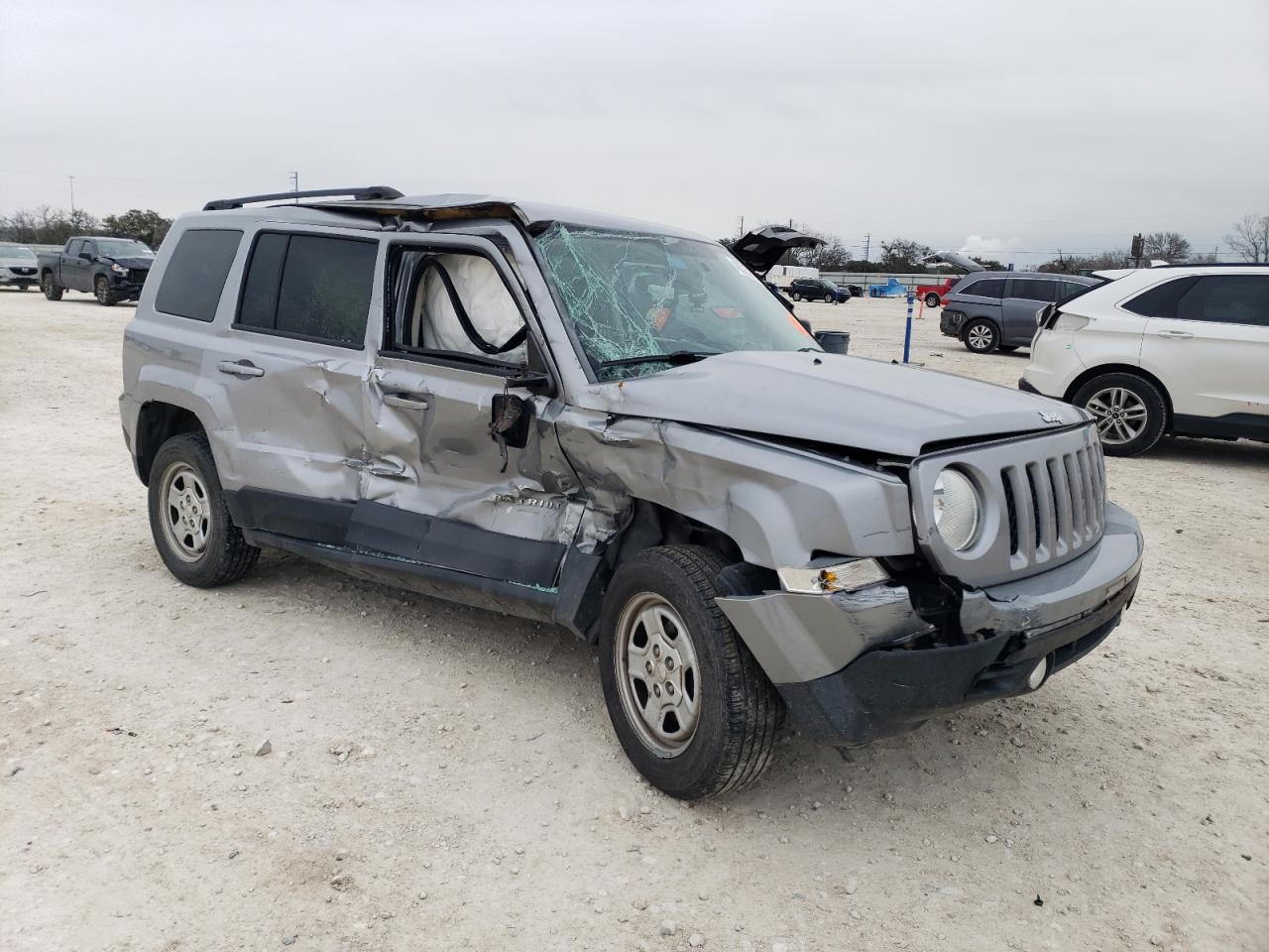2016 Jeep Liberty (Patriot) - Image 4