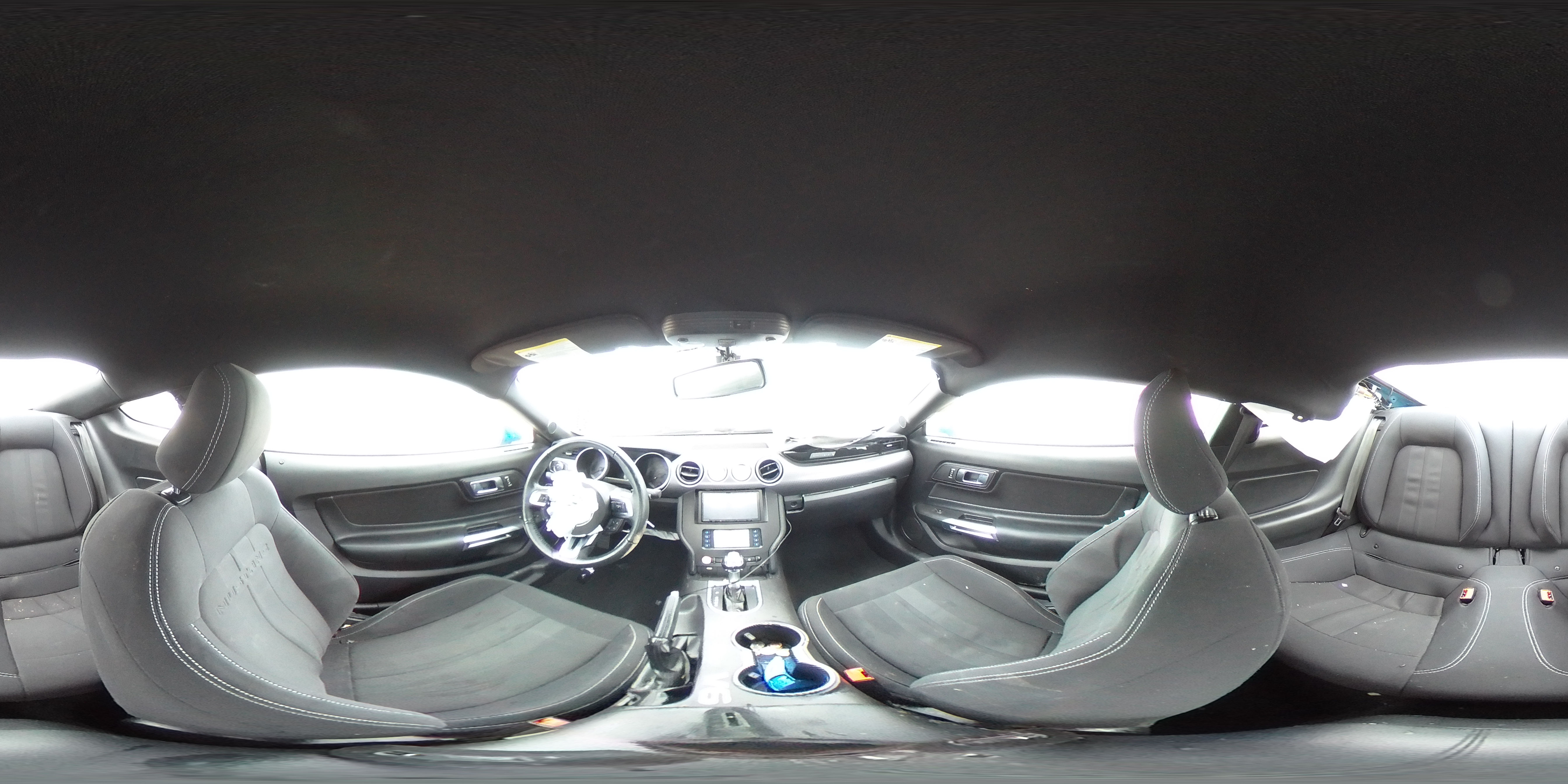 2019 Ford Mustang - Image 13