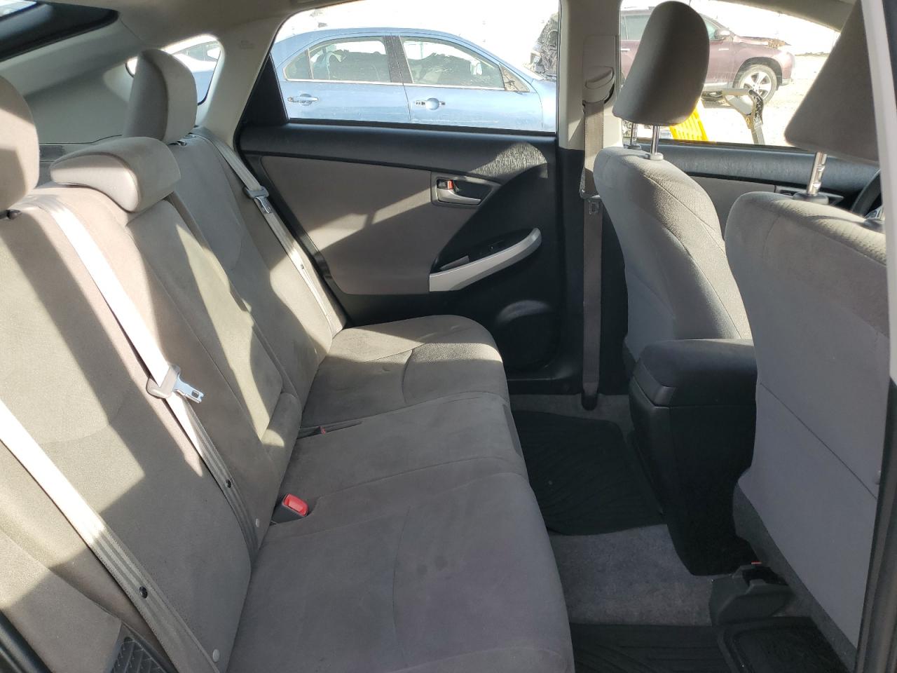 2015 Toyota Prius - Image 10