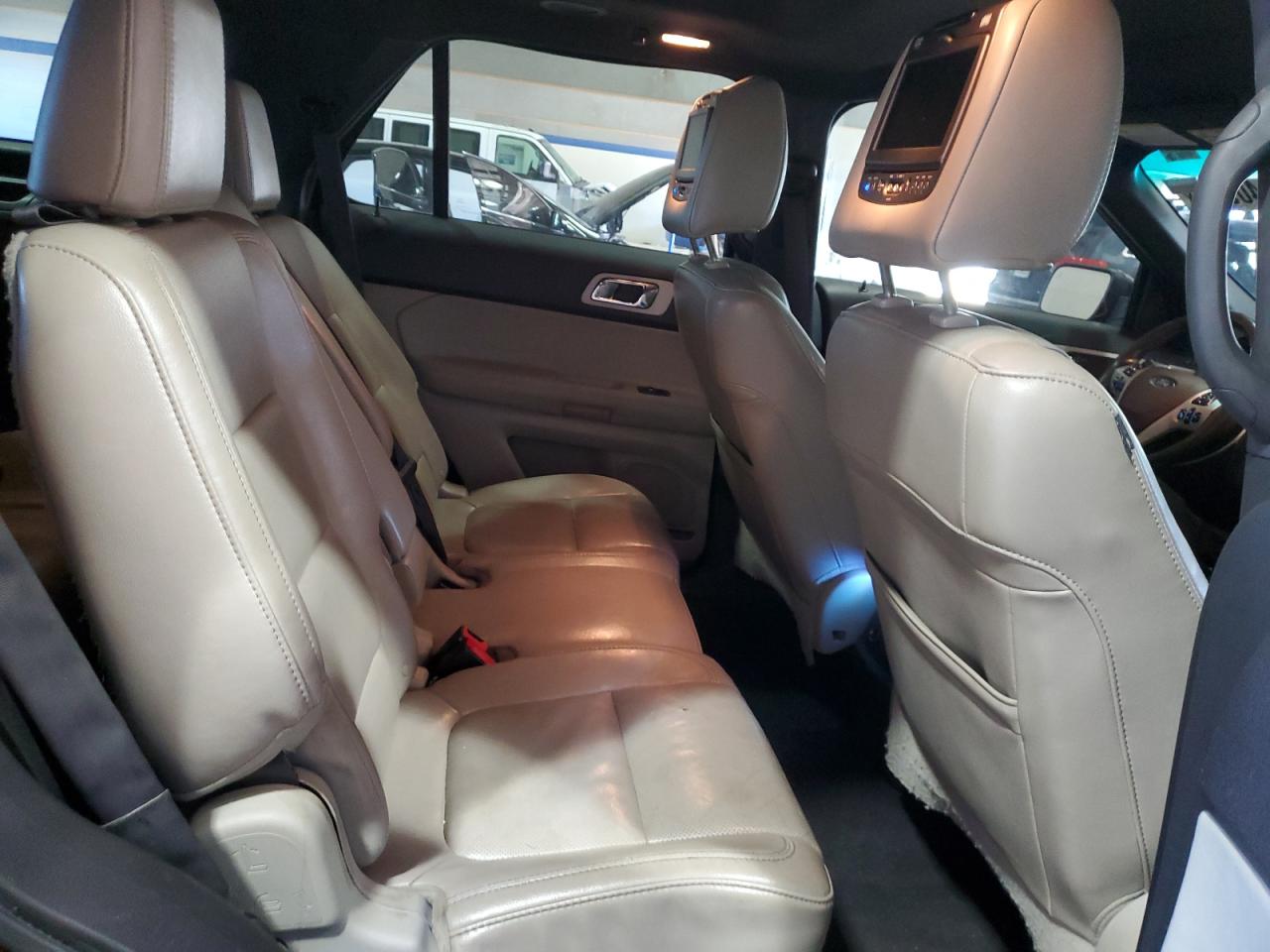 2011 Ford Explorer - Image 11