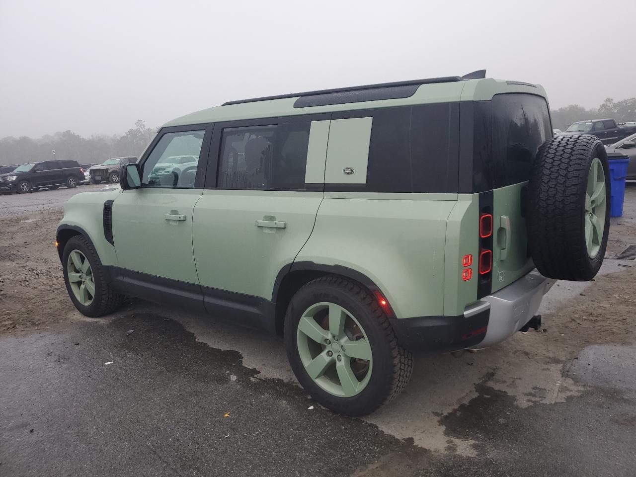 2023 Land Rover Defender - Image 2