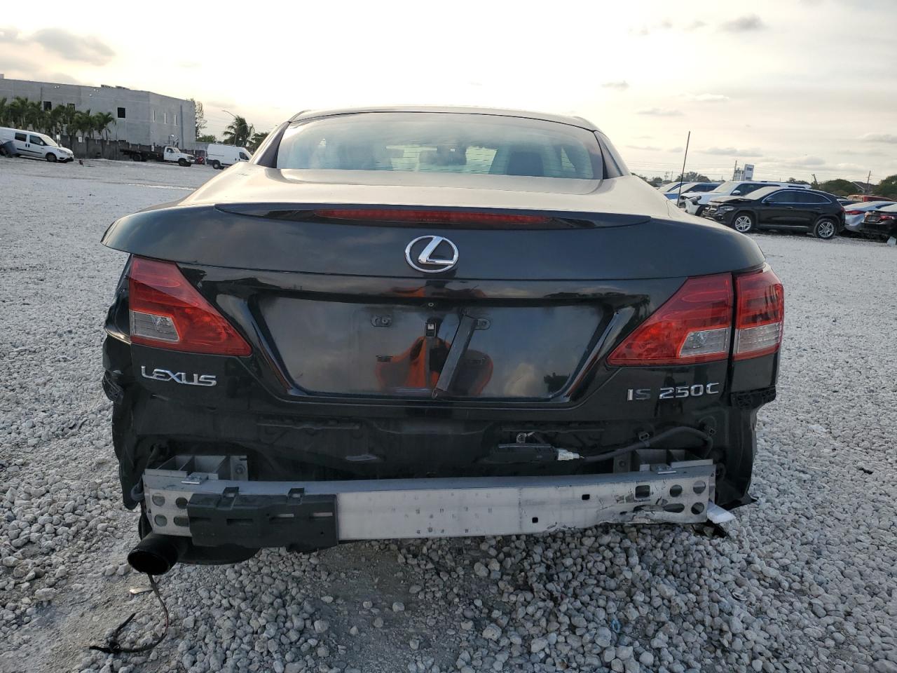 2010 Lexus IS - Image 6