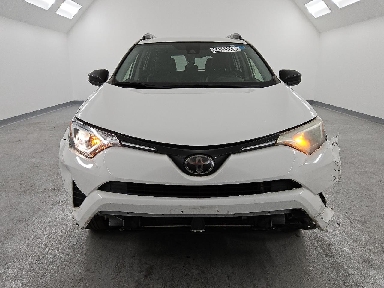 2017 Toyota RAV 4 - Image 5