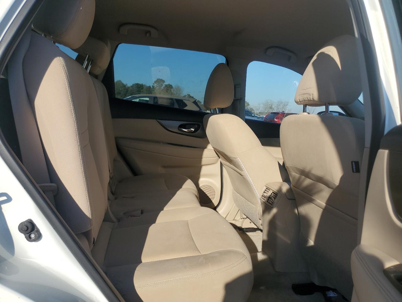 2015 Nissan Rogue - Image 11