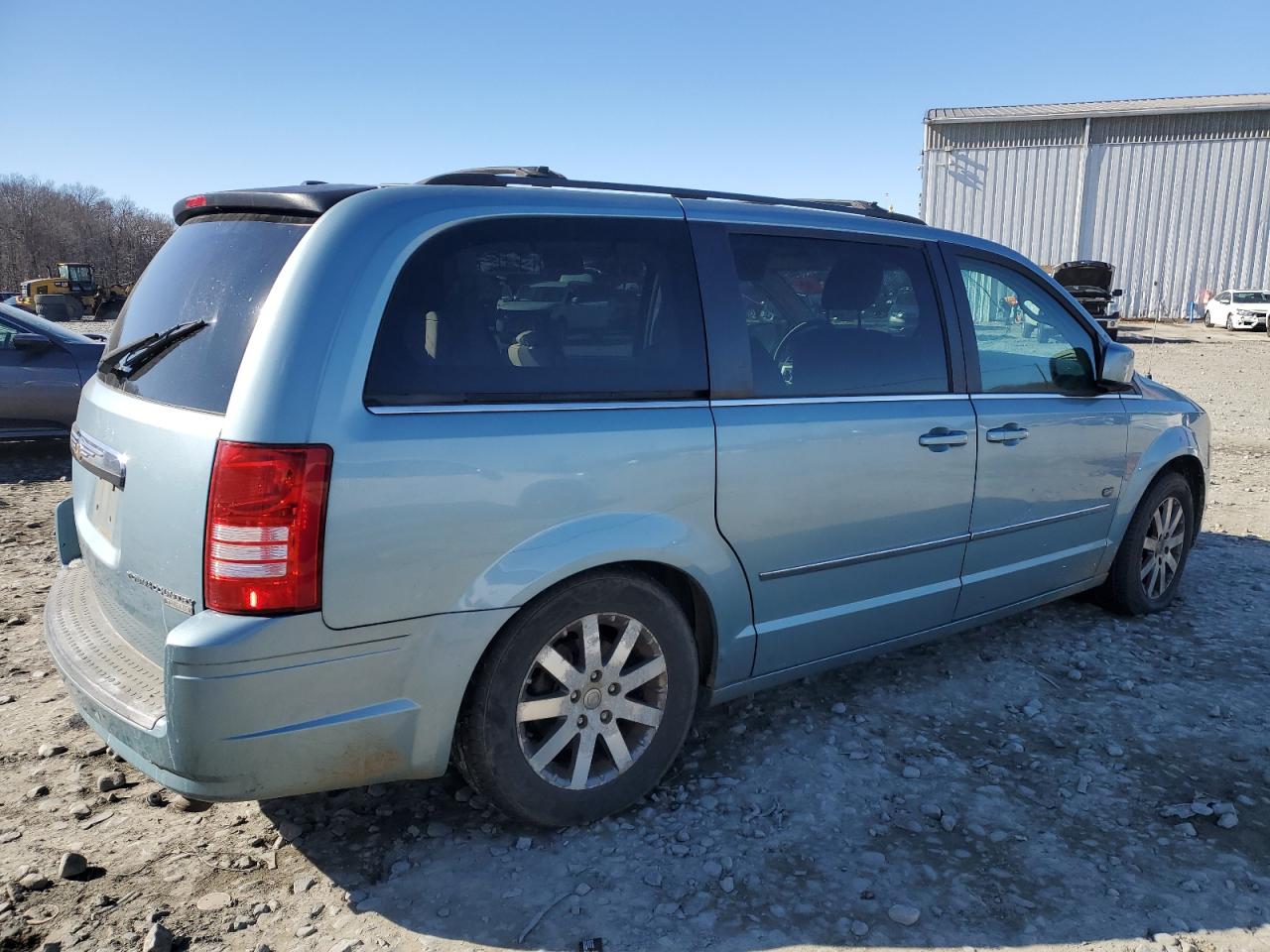 2009 Chrysler Town & Country - Image 3