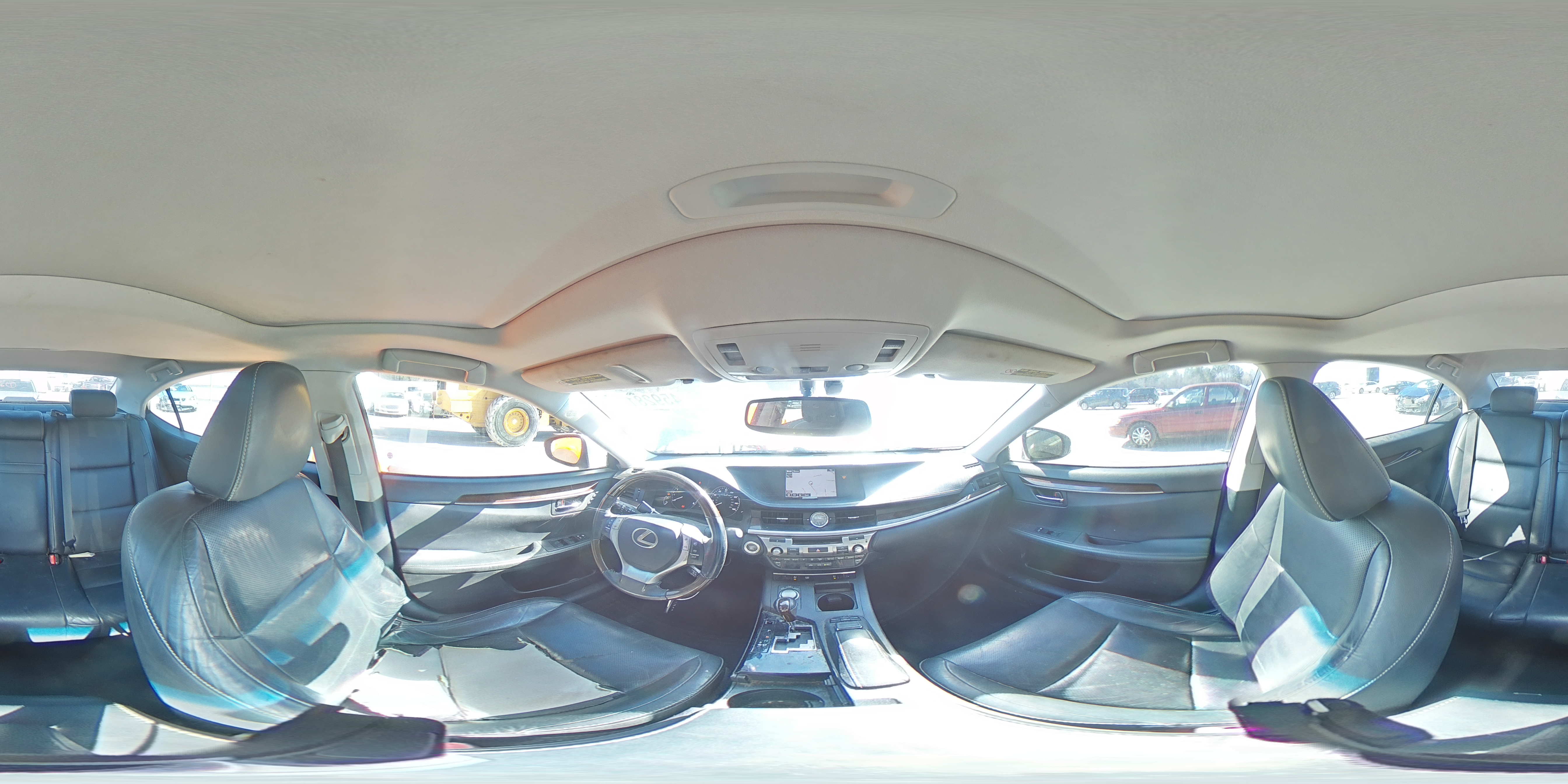 2015 Lexus ES - Image 12