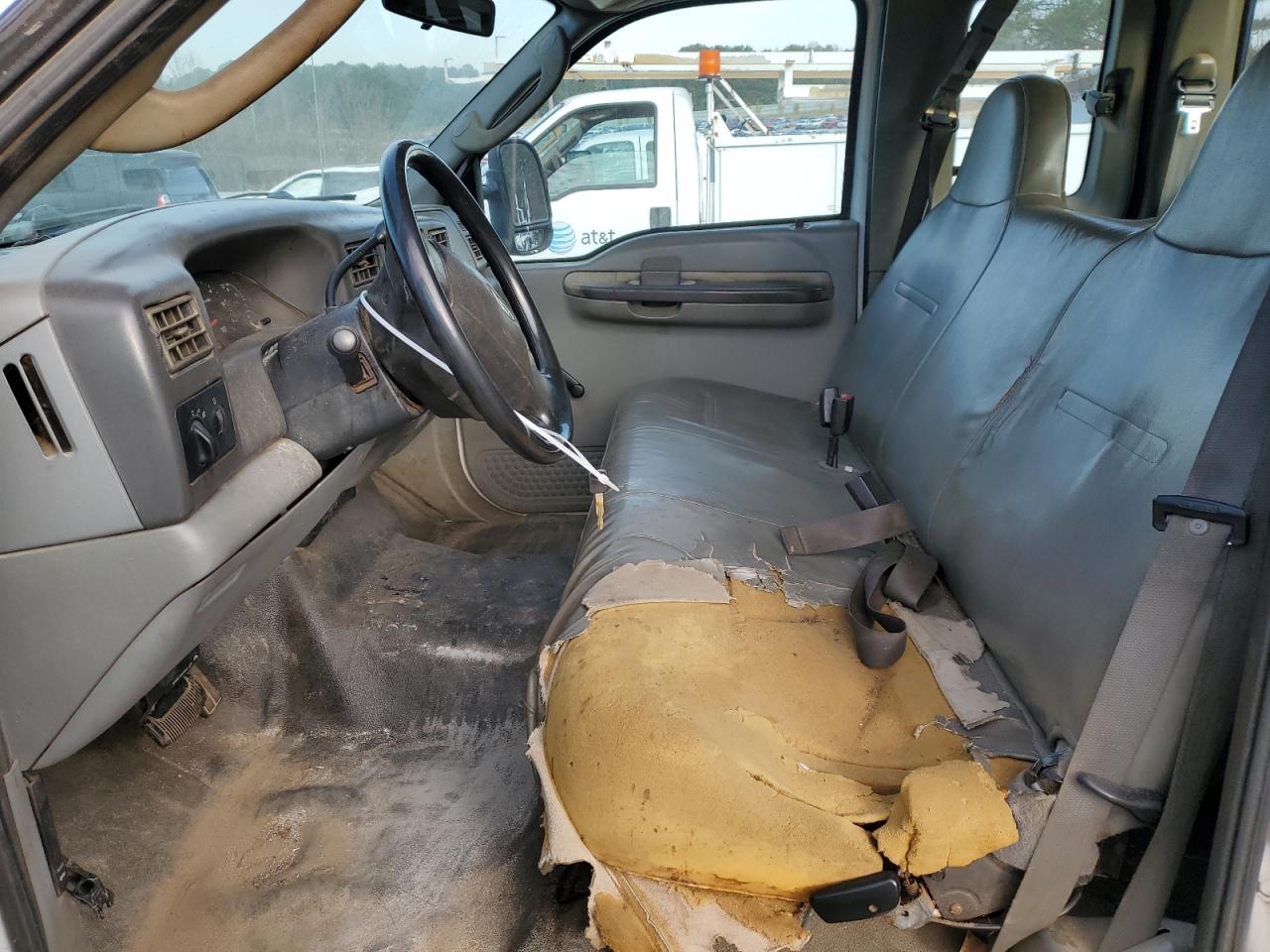 2004 Ford F250 - Image 7