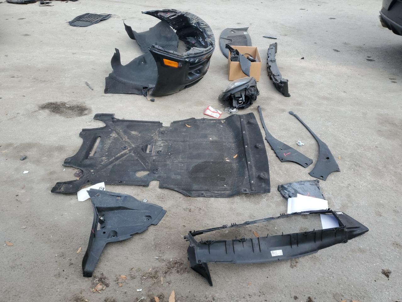 2018 Porsche Macan - Image 13