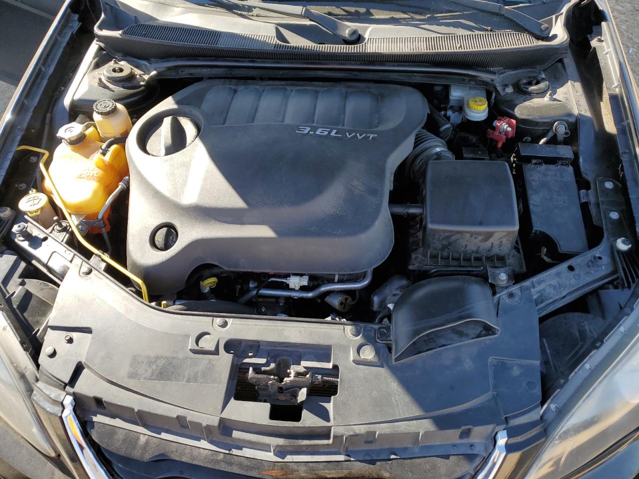2012 Chrysler 200 - Image 13