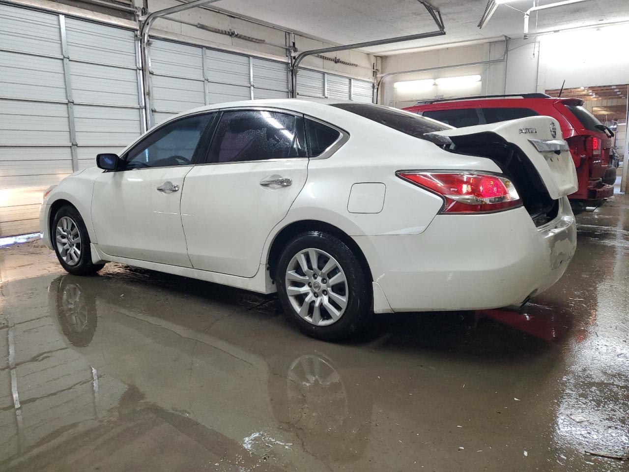 2015 Nissan Altima - Image 2