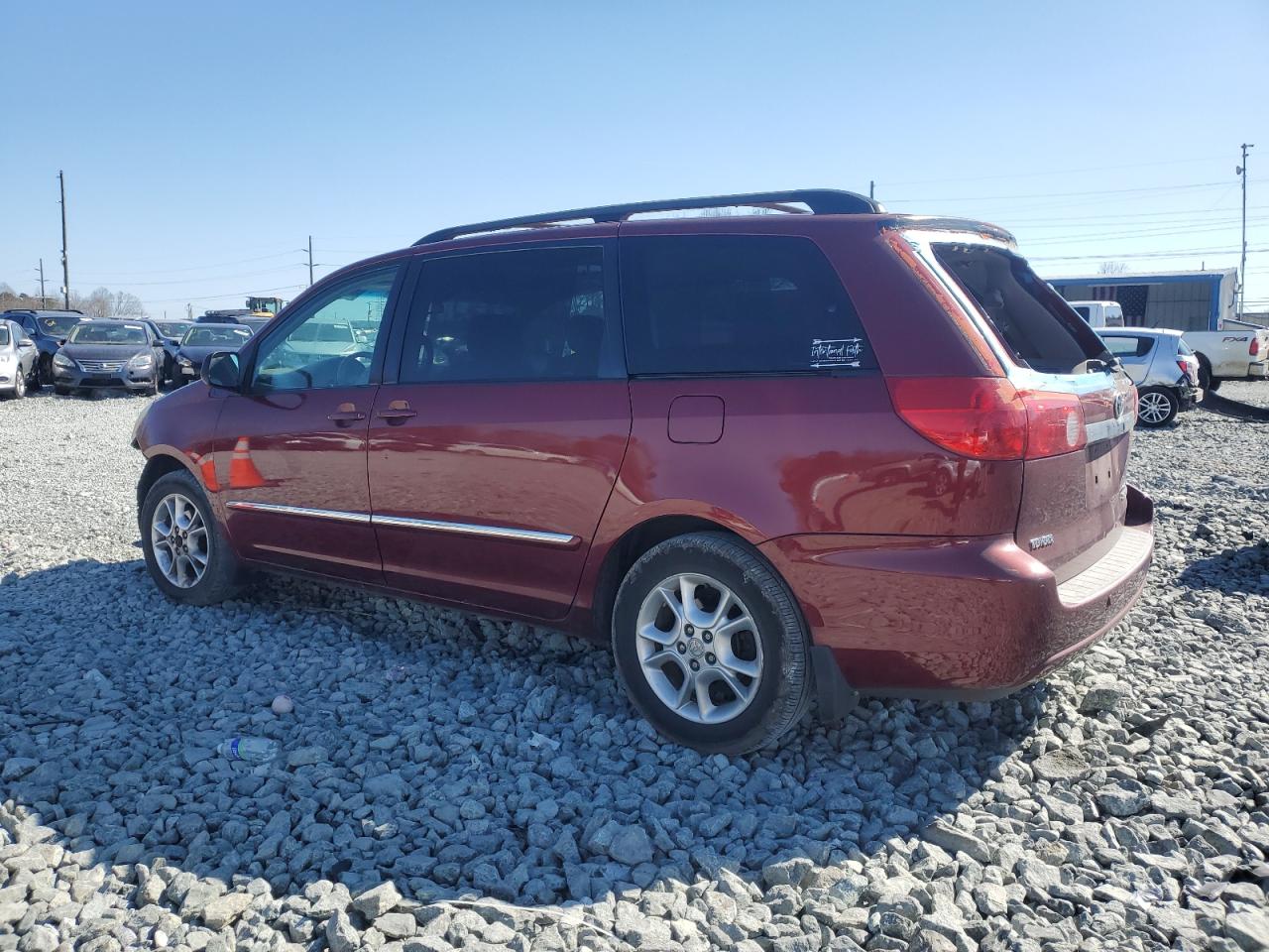 2006 Toyota Sienna - Image 2