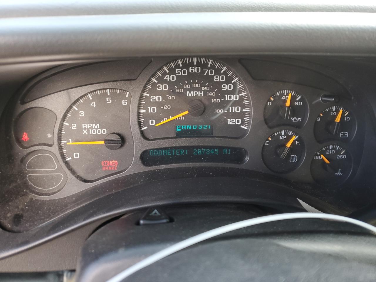 2004 Chevrolet Silverado - Image 9