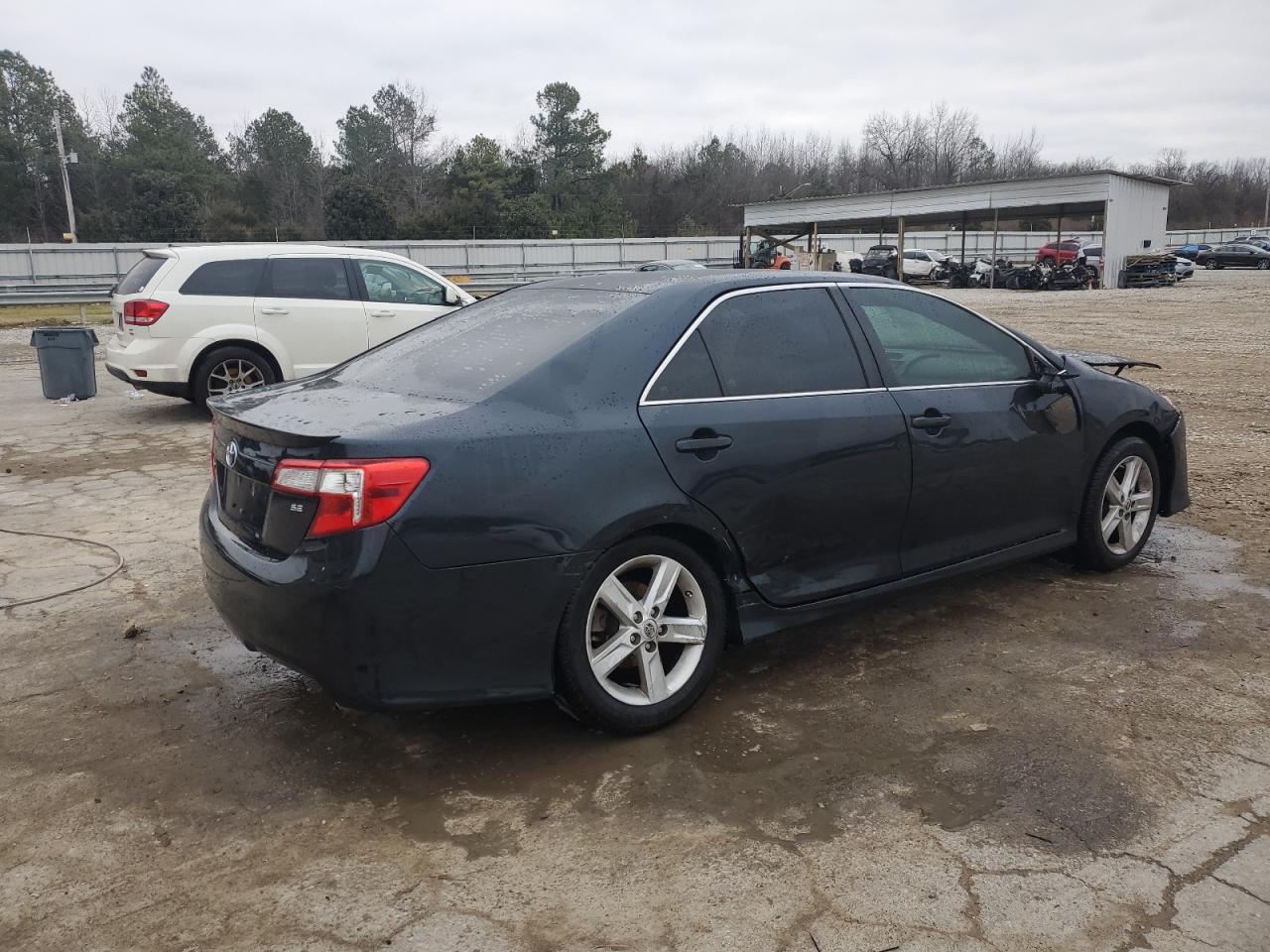 2014 Toyota Camry - Image 3