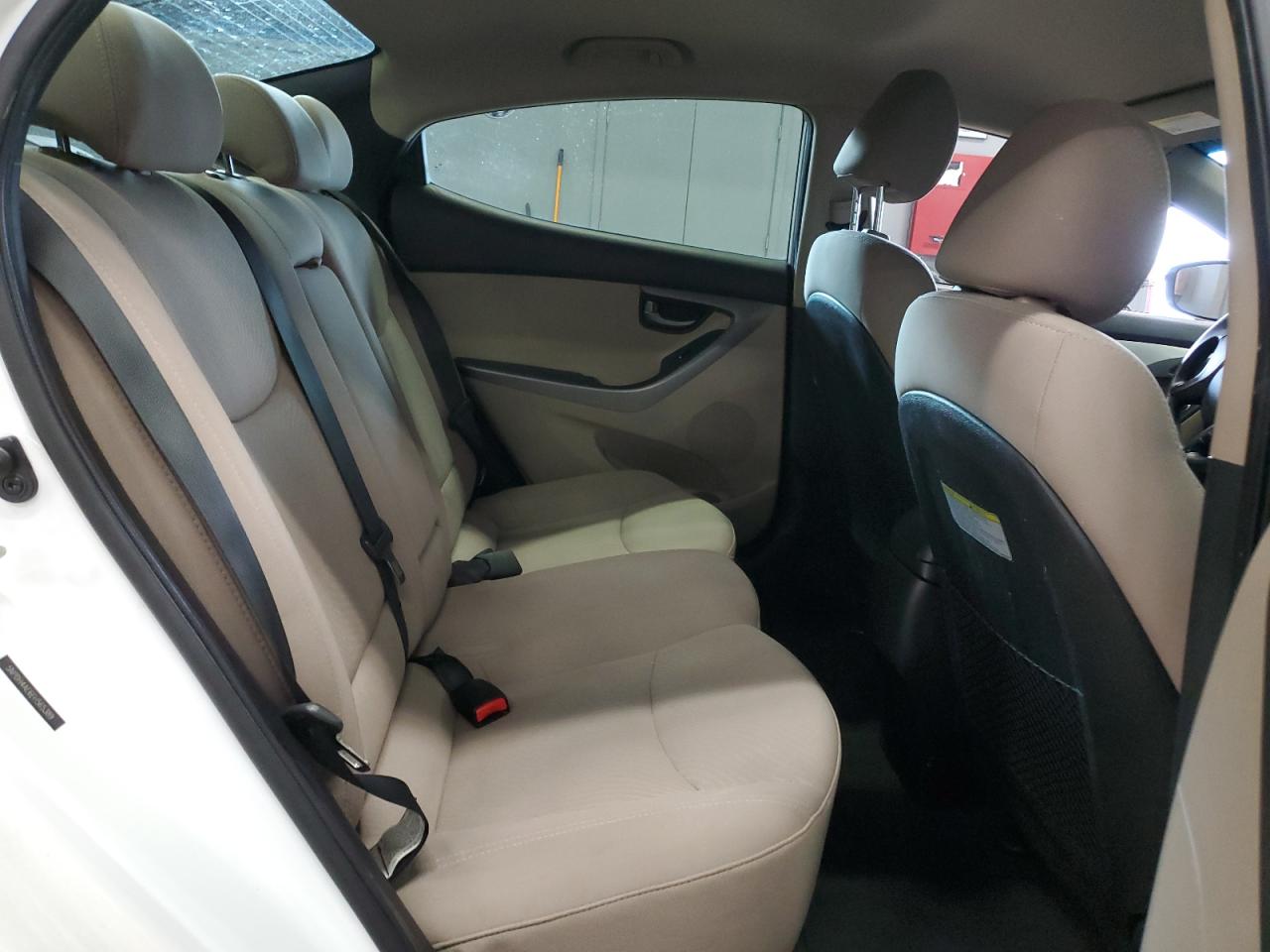2015 Hyundai Elantra - Image 10