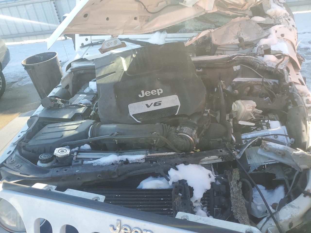 2014 Jeep Wrangler Unlimited Sport VIN: 1C4HJWDG9EL313693 Lot: 46152145