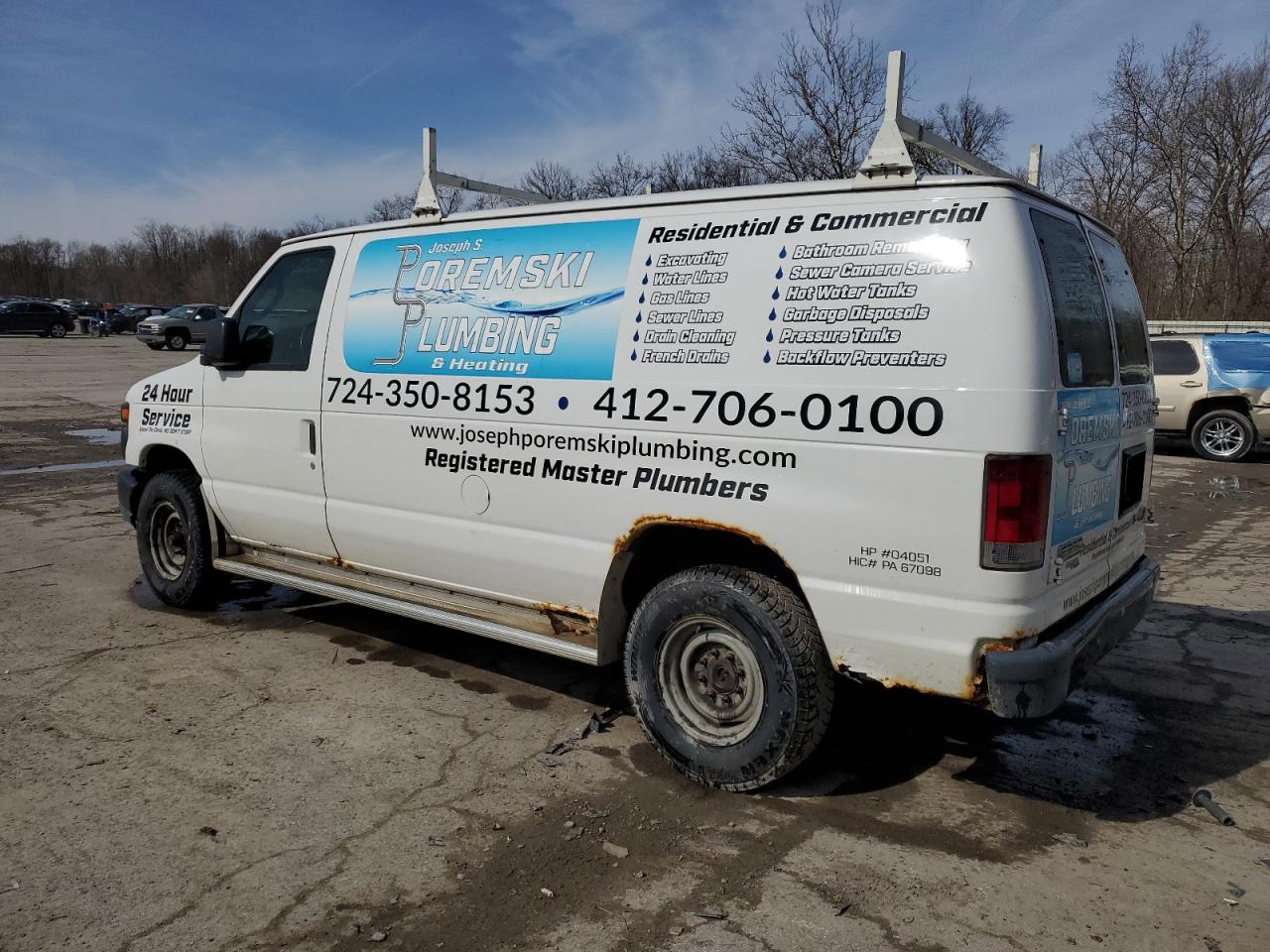 2011 Ford Econoline - Image 2