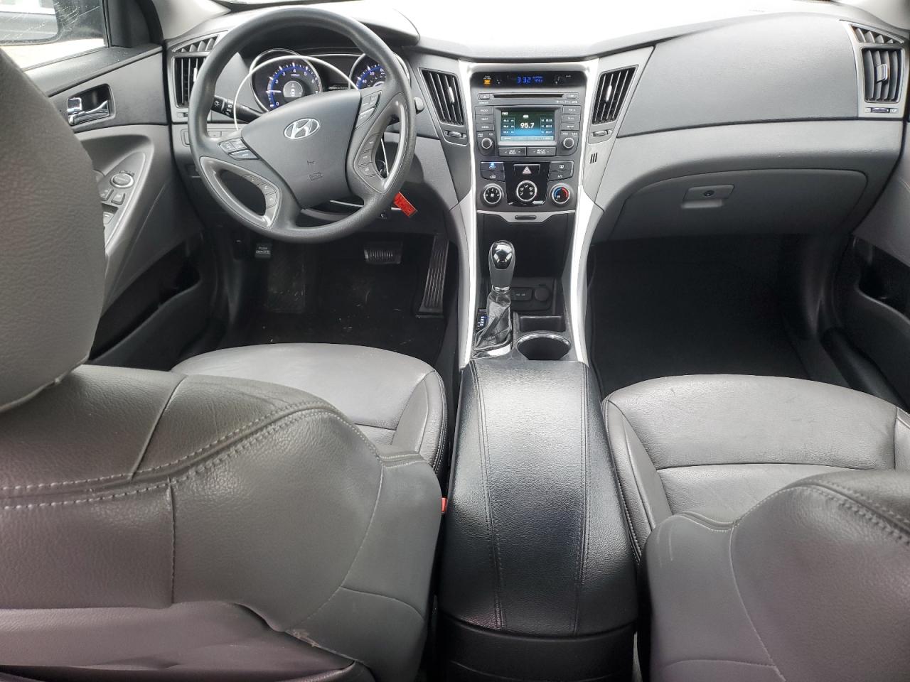 2014 Hyundai Sonata - Image 8