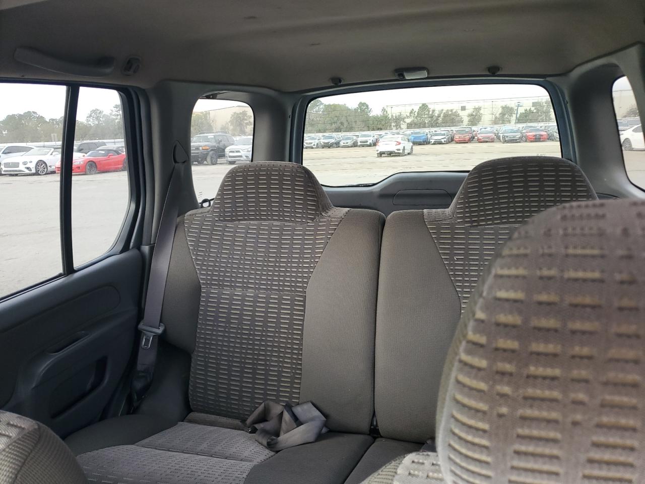 2001 Nissan XTerra - Image 10