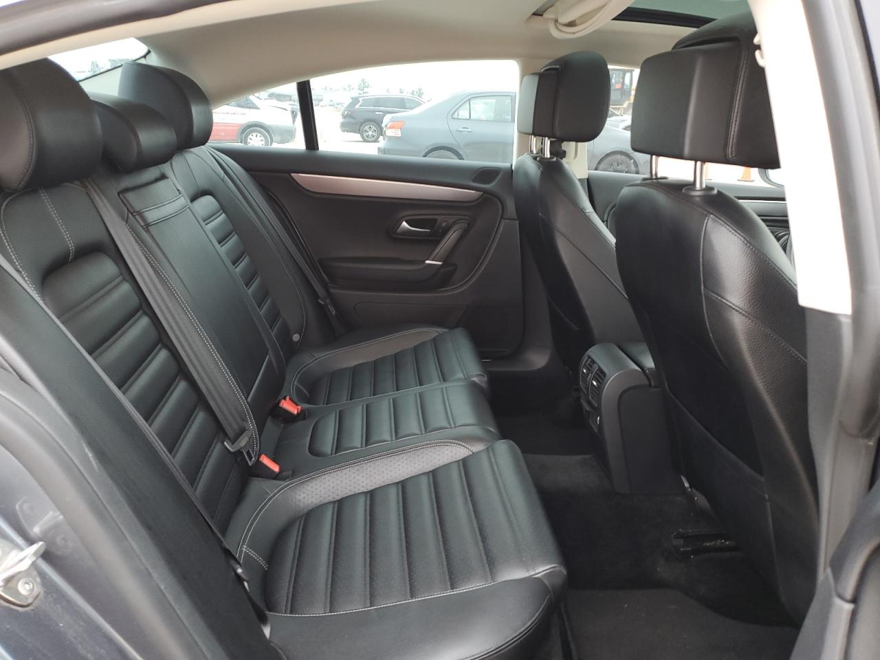2013 Volkswagen Passat CC - Image 10