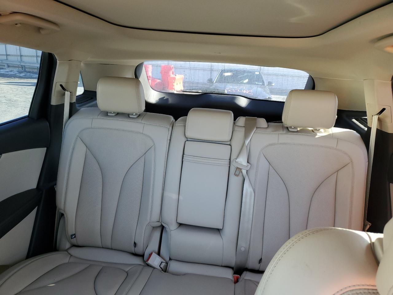 2018 Lincoln MKX - Image 10