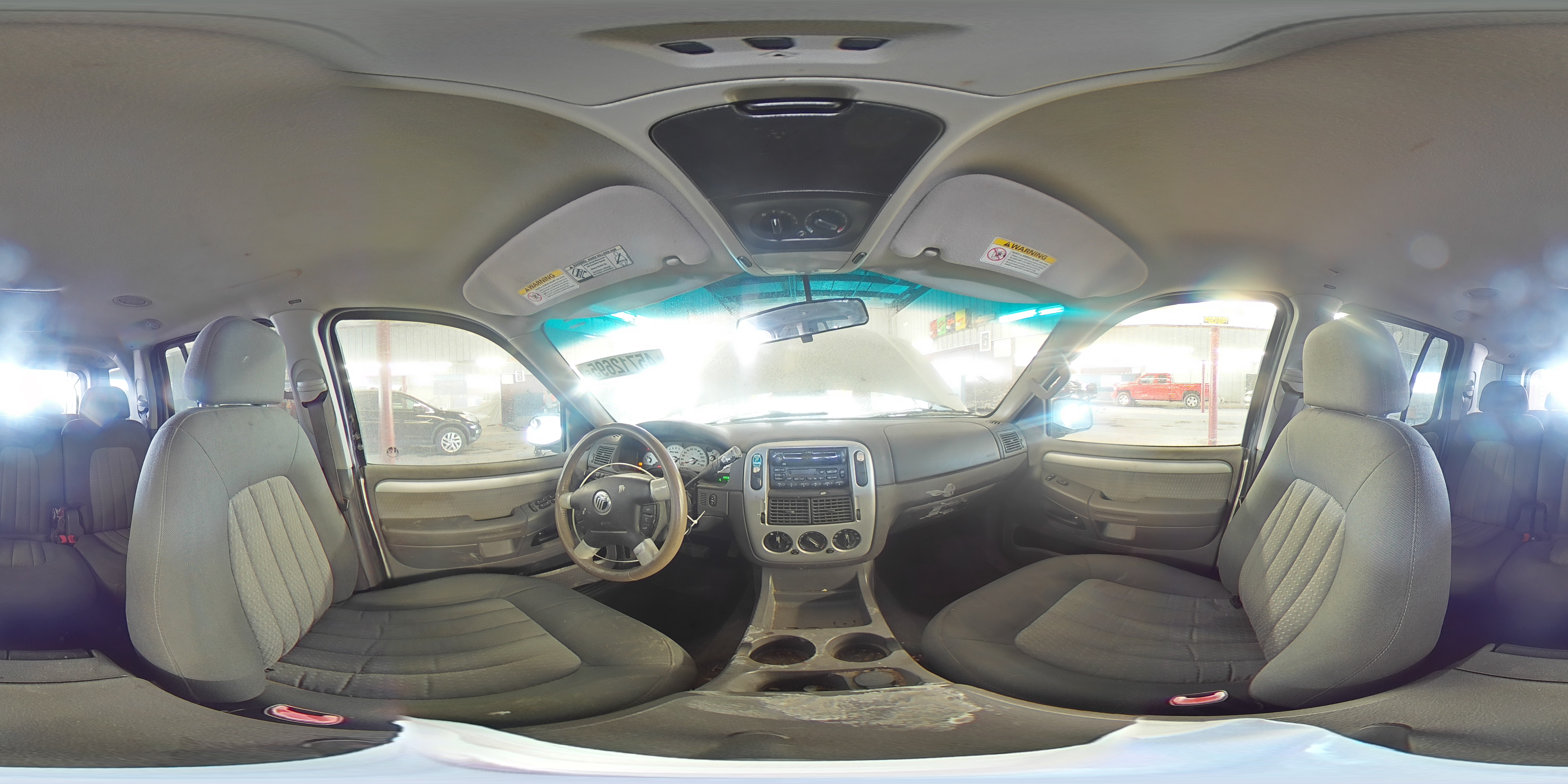 2002 Mercury Mountaineer - Image 13