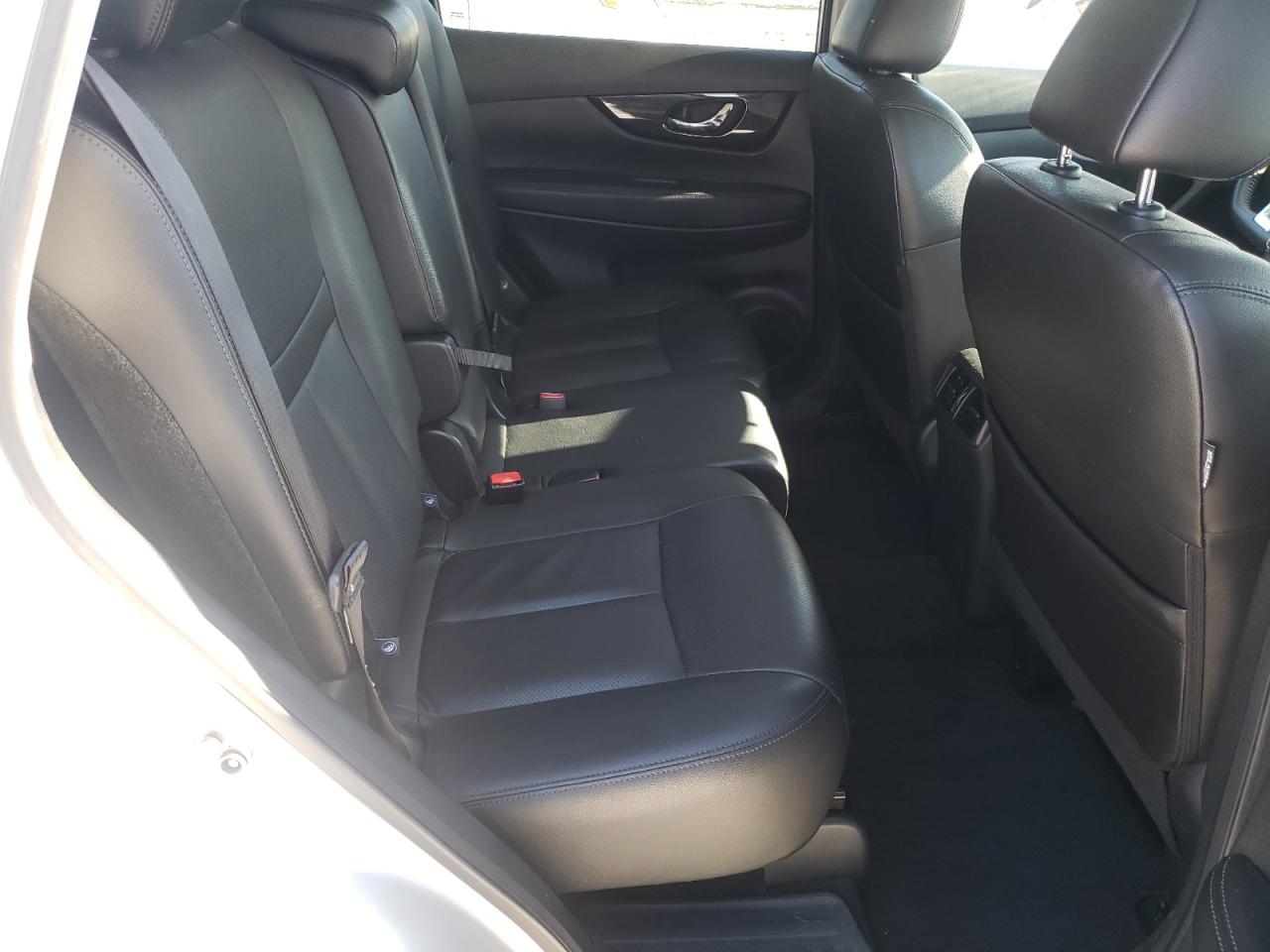 2020 Nissan Rogue - Image 10