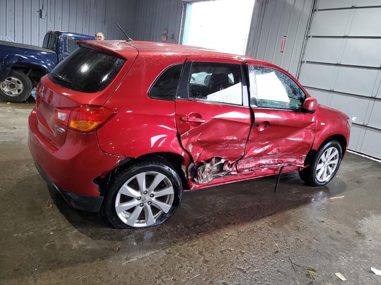 2015 Mitsubishi Outlander - Image 3
