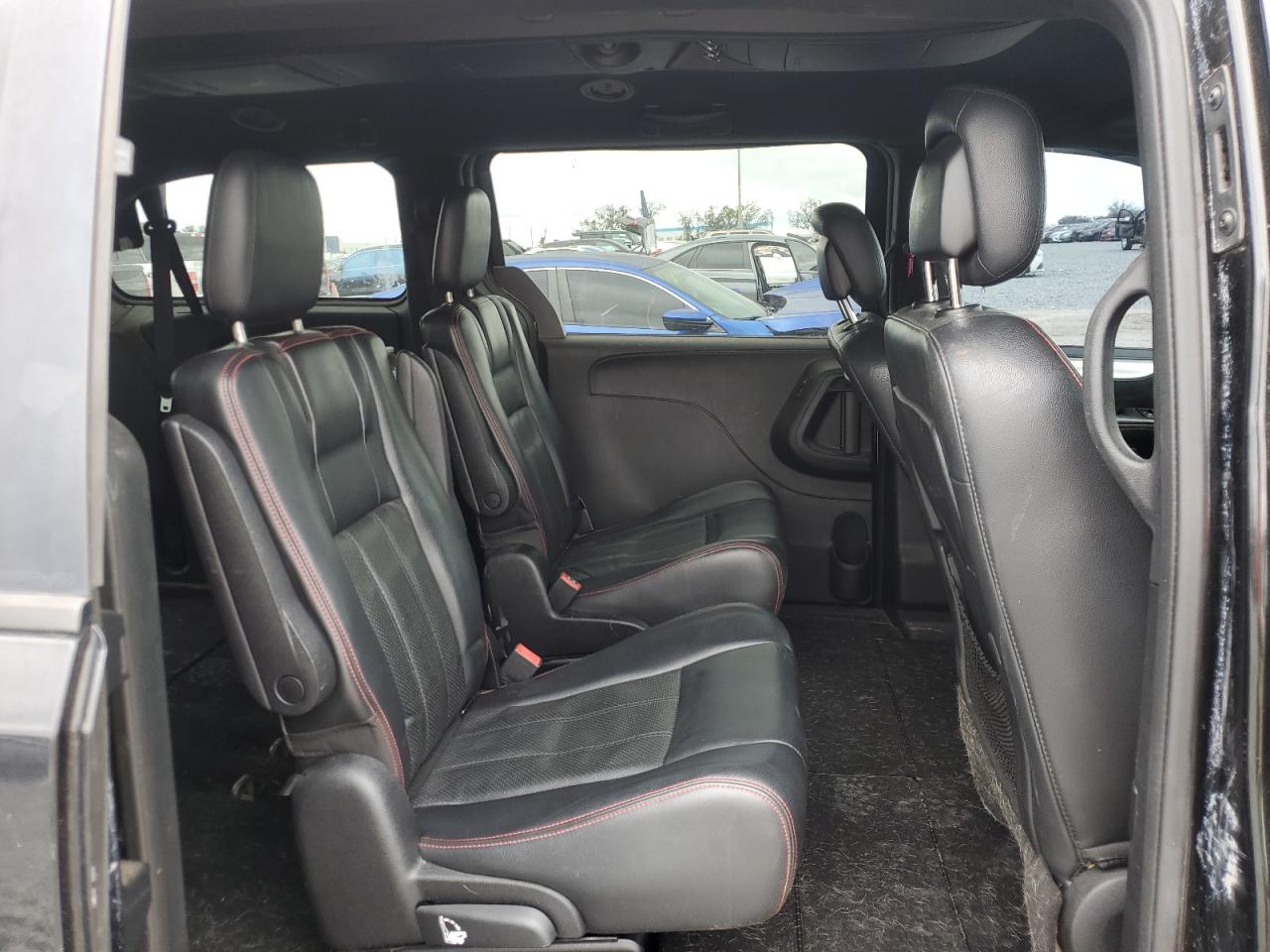 2011 Dodge Caravan - Image 11