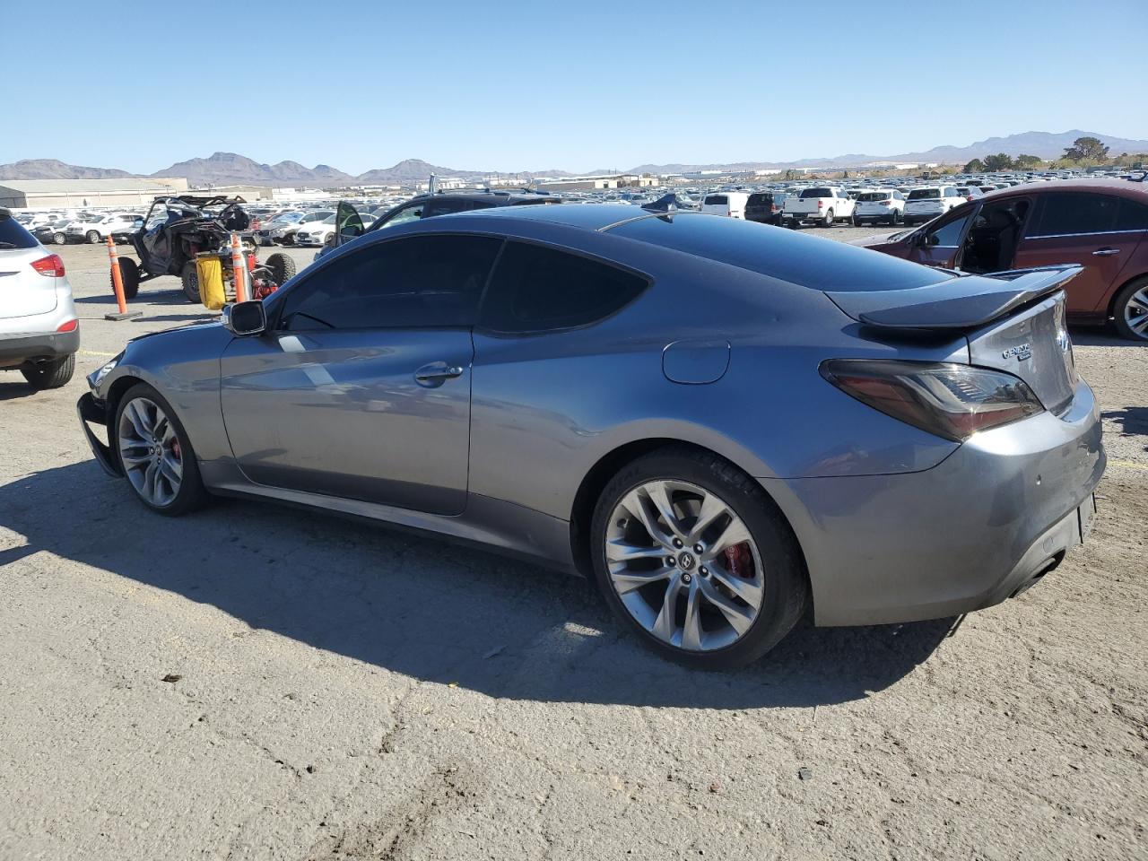 2015 Hyundai Genesis - Image 2