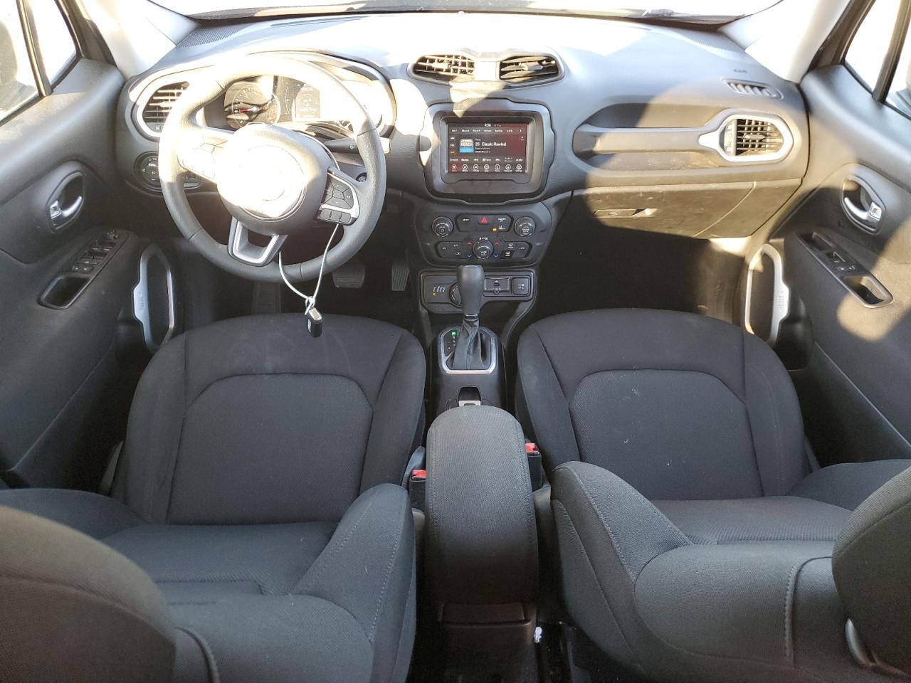 2021 Jeep Renegade - Image 8