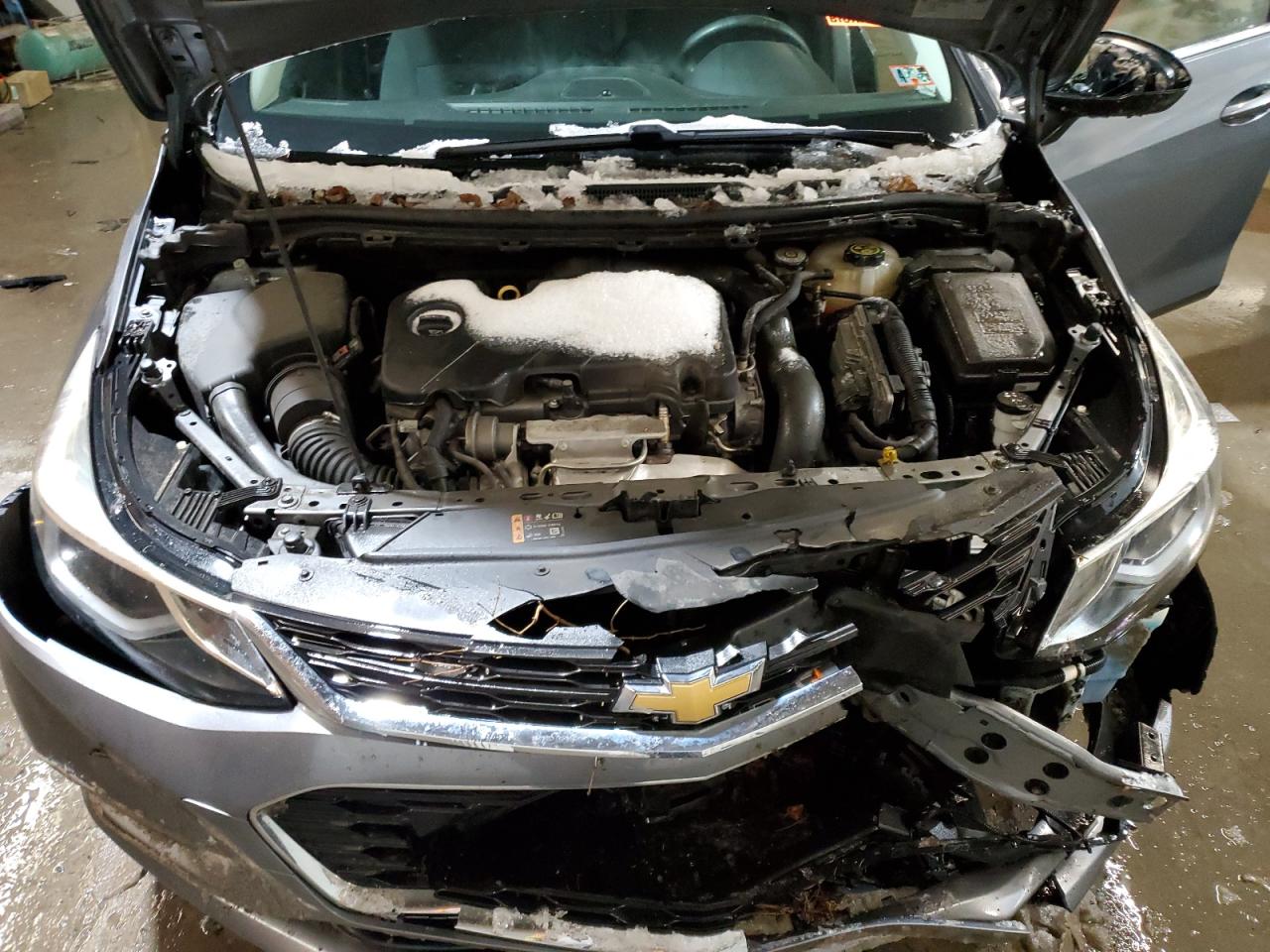 2018 Chevrolet Cruze - Image 11