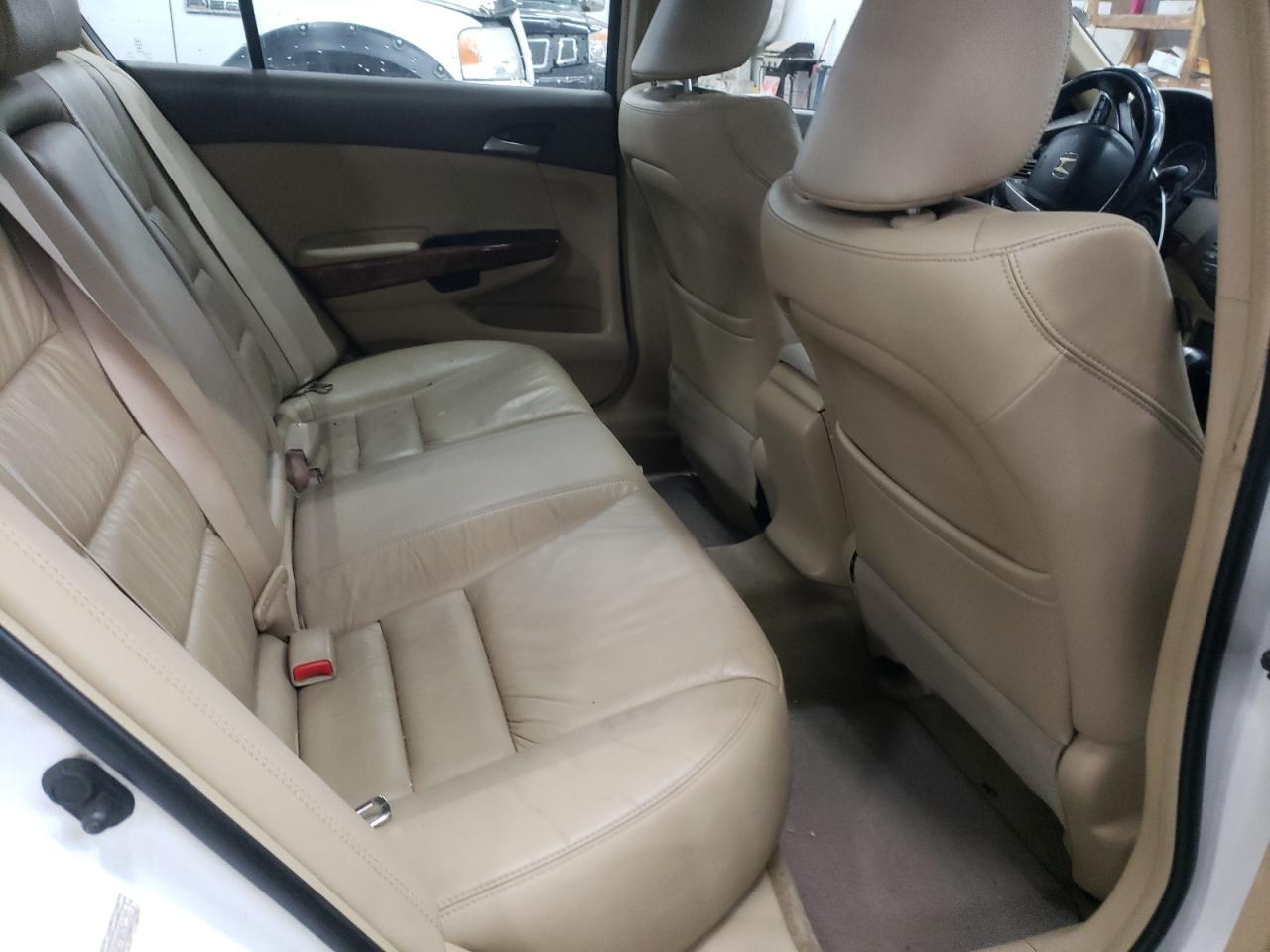 2009 Honda Accord - Image 10