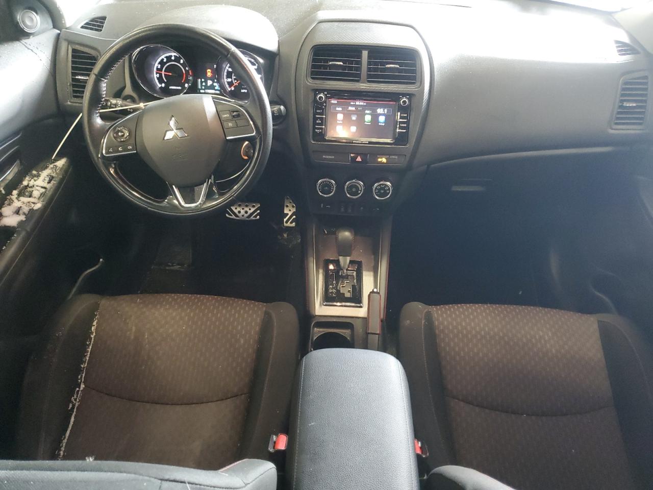 2018 Mitsubishi Outlander - Image 8