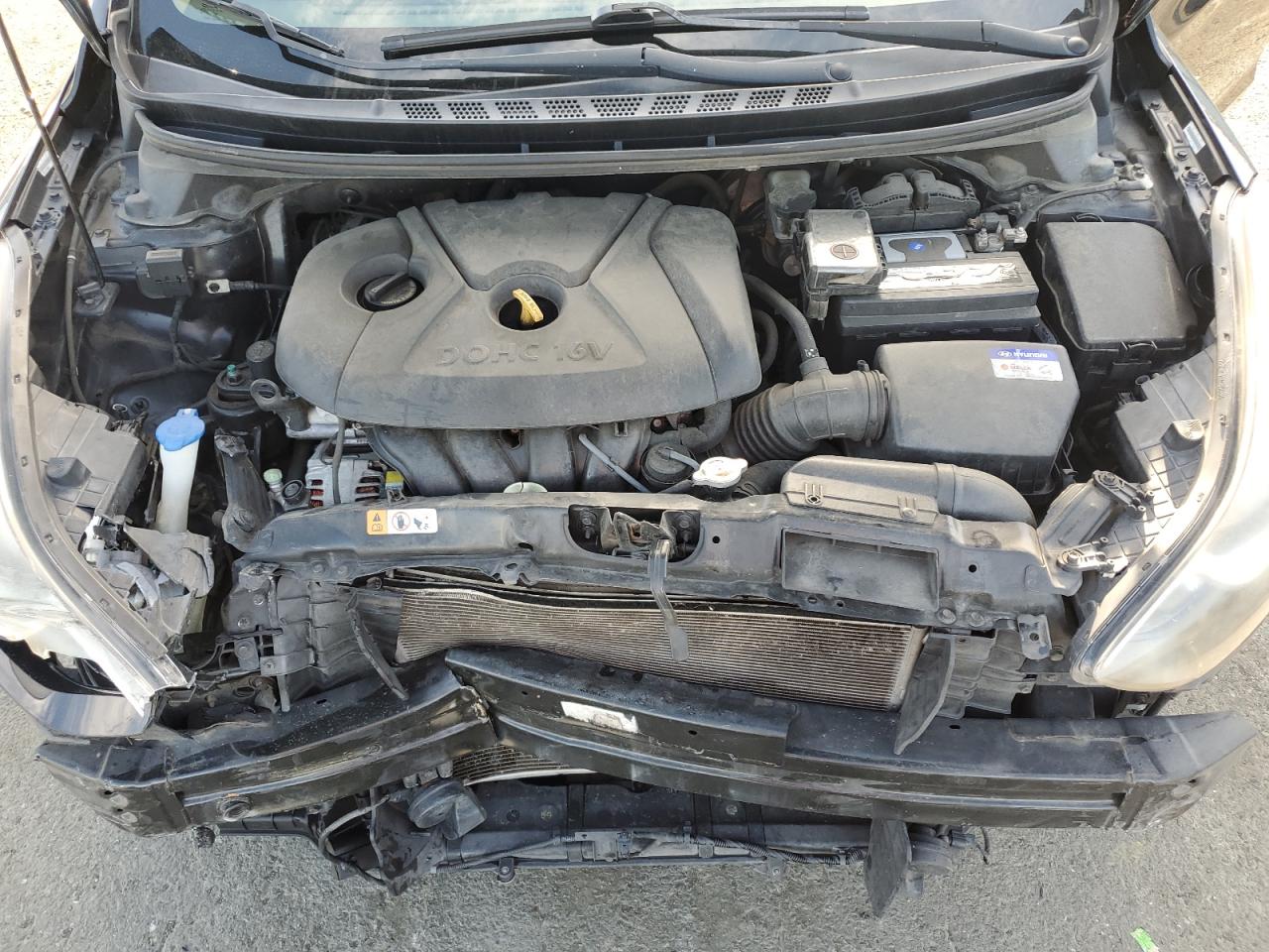 2012 Hyundai Elantra - Image 11