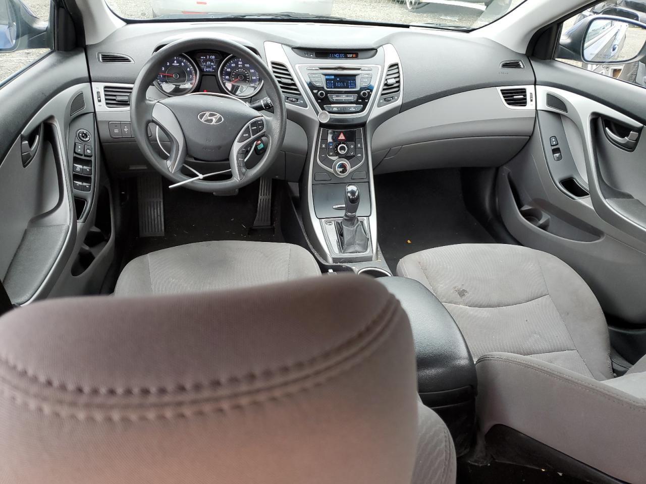2016 Hyundai Elantra - Image 8