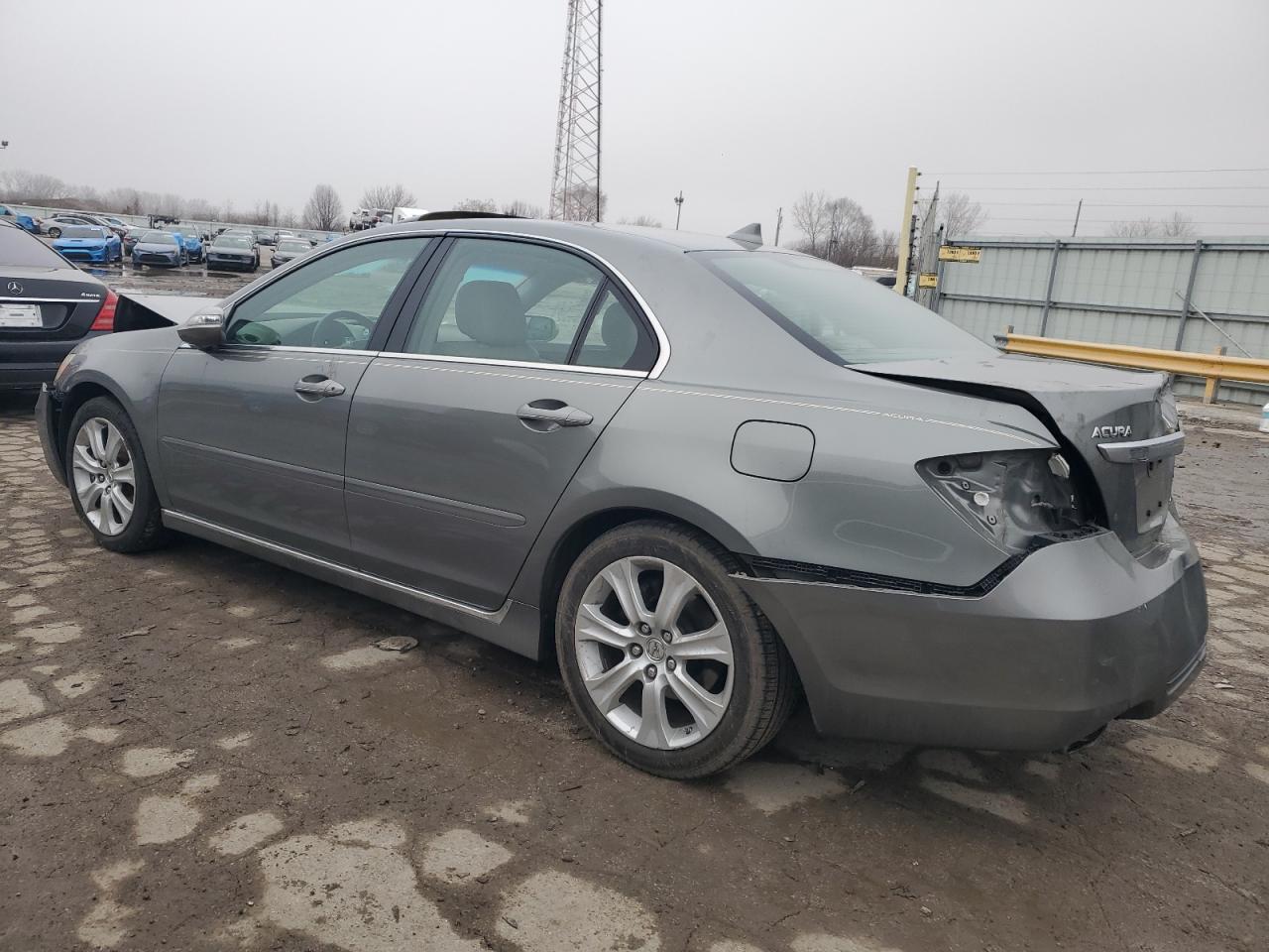 2010 Acura RL - Image 2