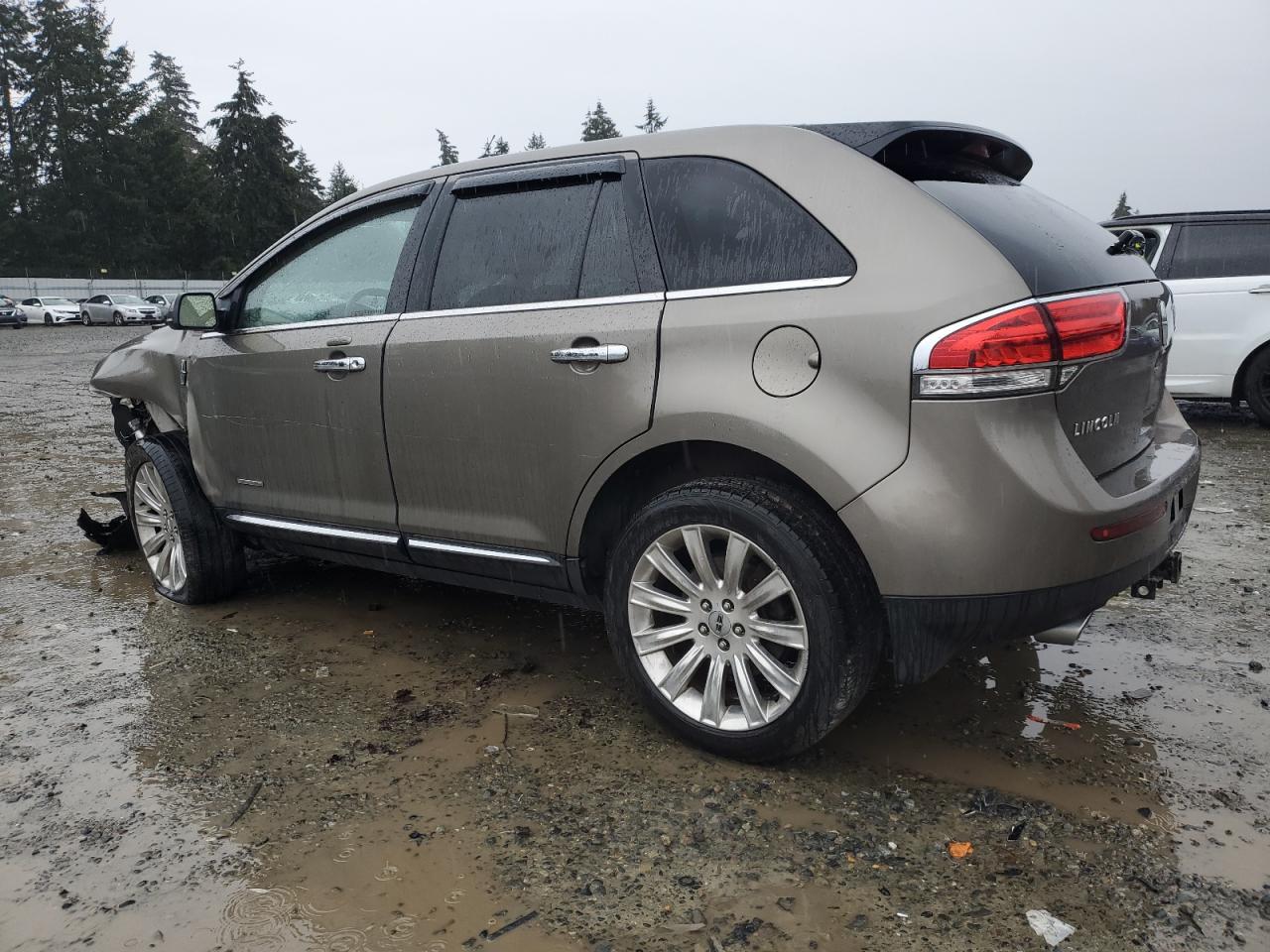 2012 Lincoln MKX - Image 2