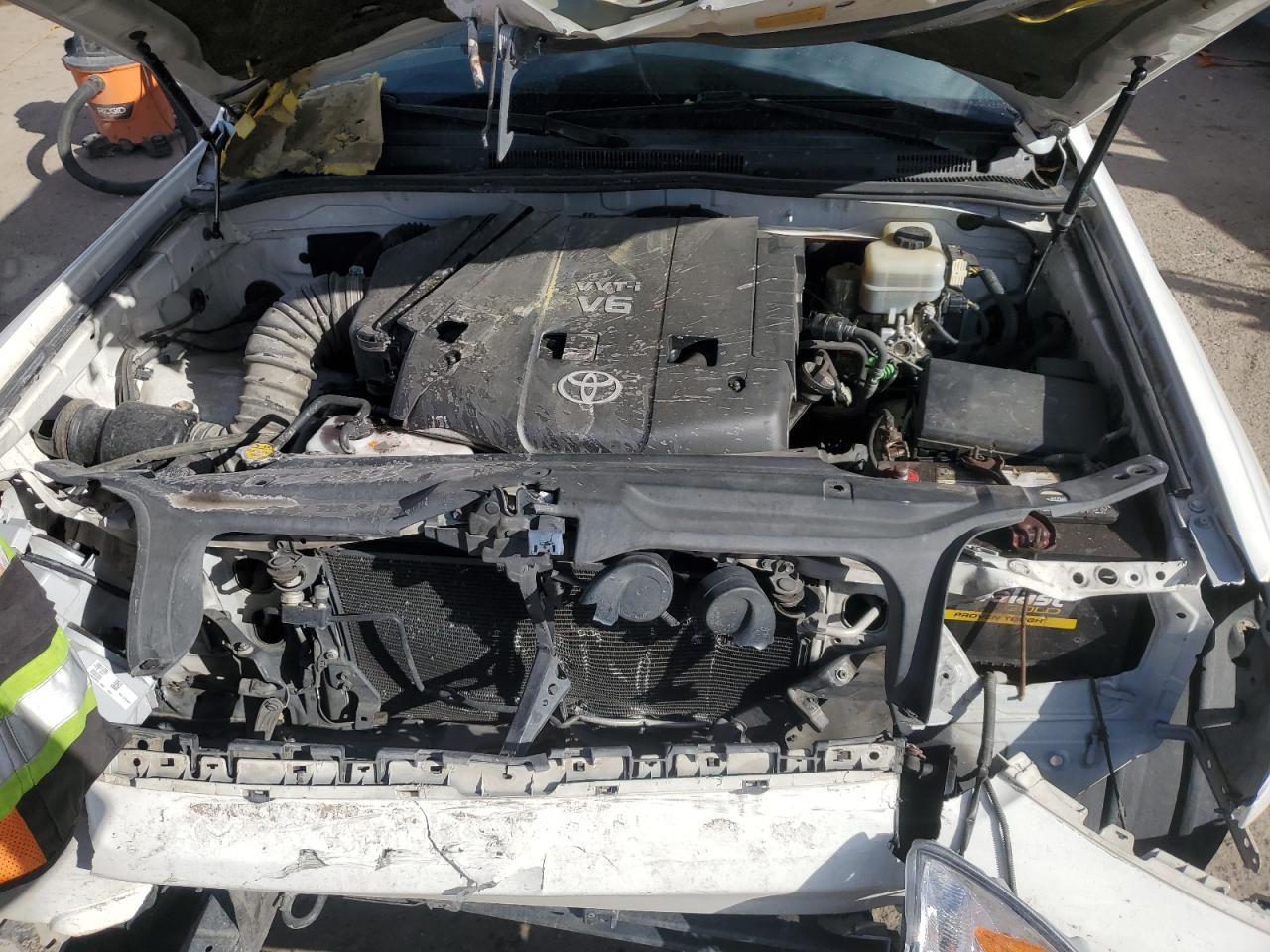 2005 Toyota 4Runner - Image 13