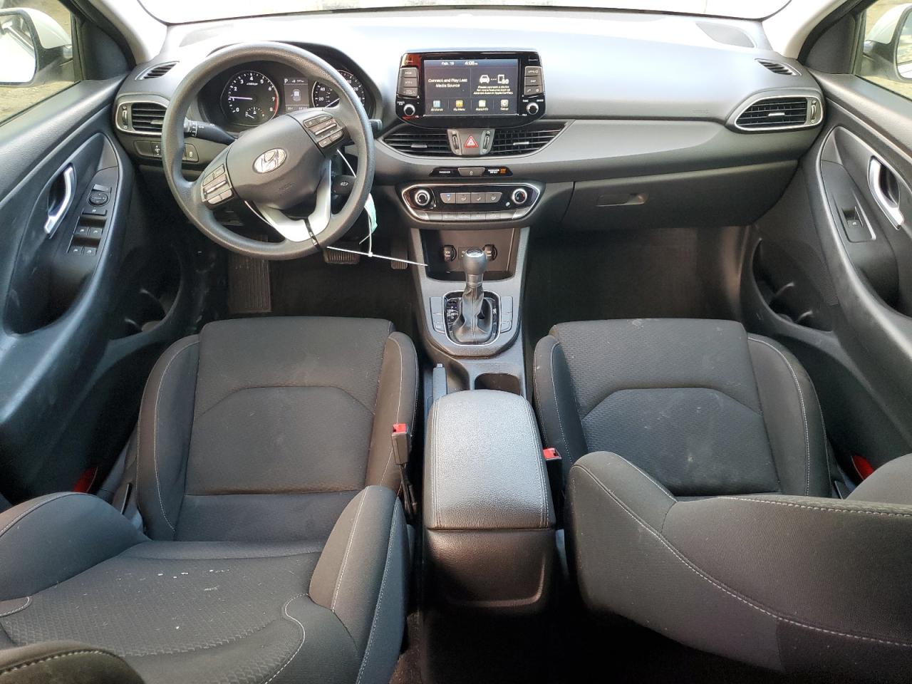 2019 Hyundai Elantra - Image 8