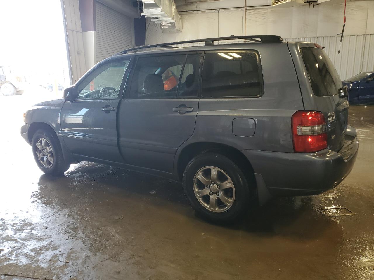 2004 Toyota Highlander - Image 2