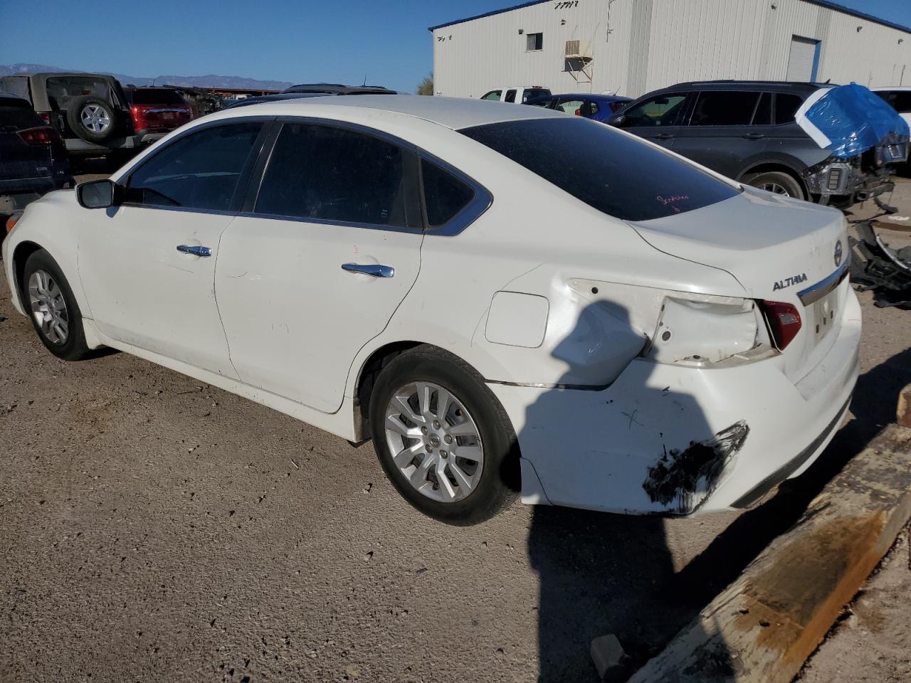 2017 Nissan Altima - Image 2