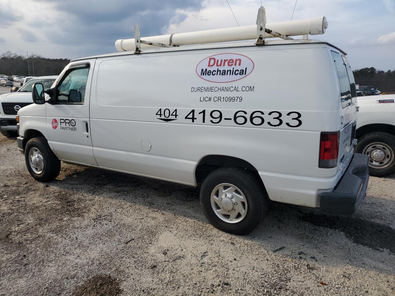 2011 Ford Econoline - Image 2
