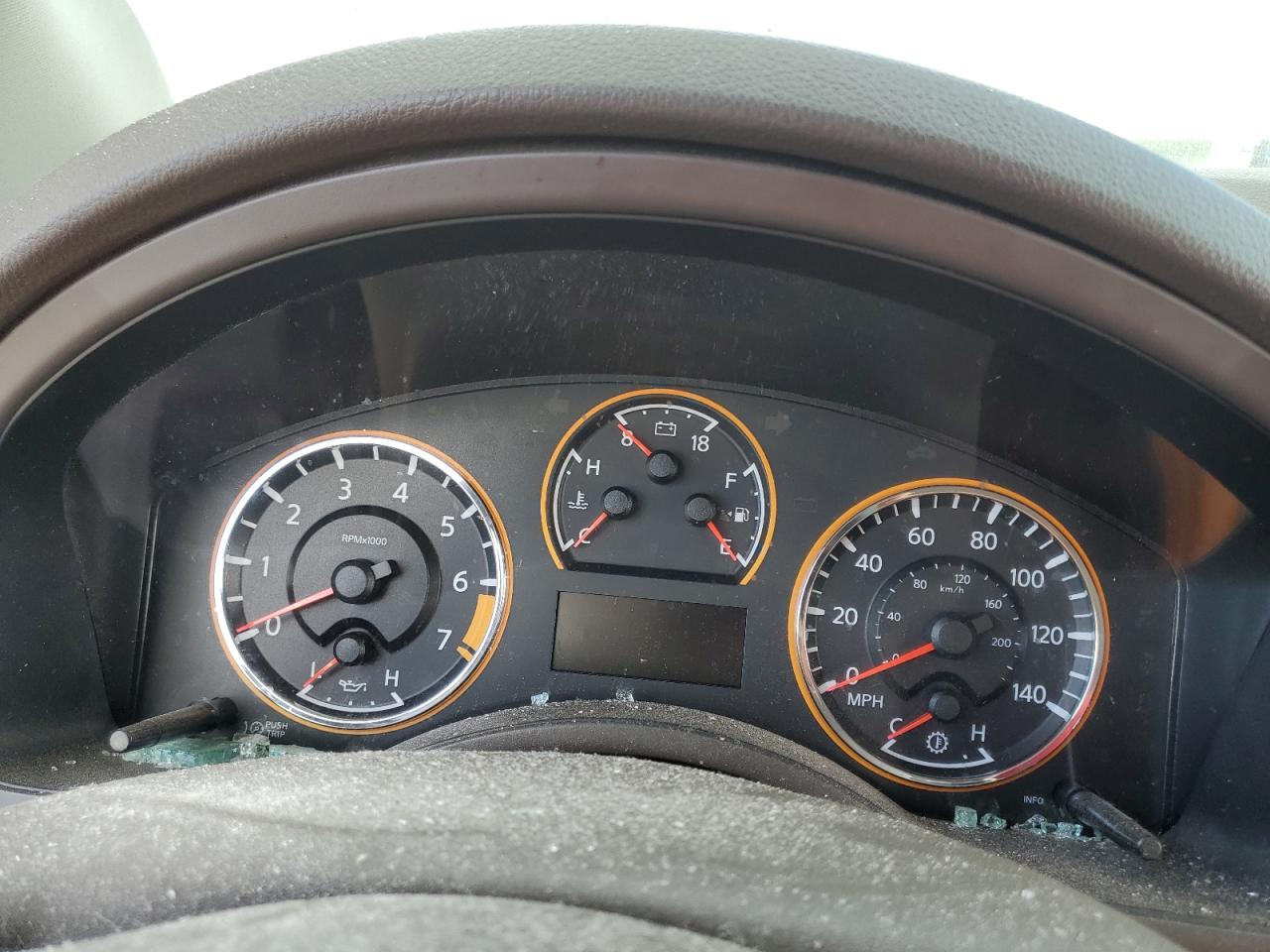 2015 Nissan Armada - Image 9