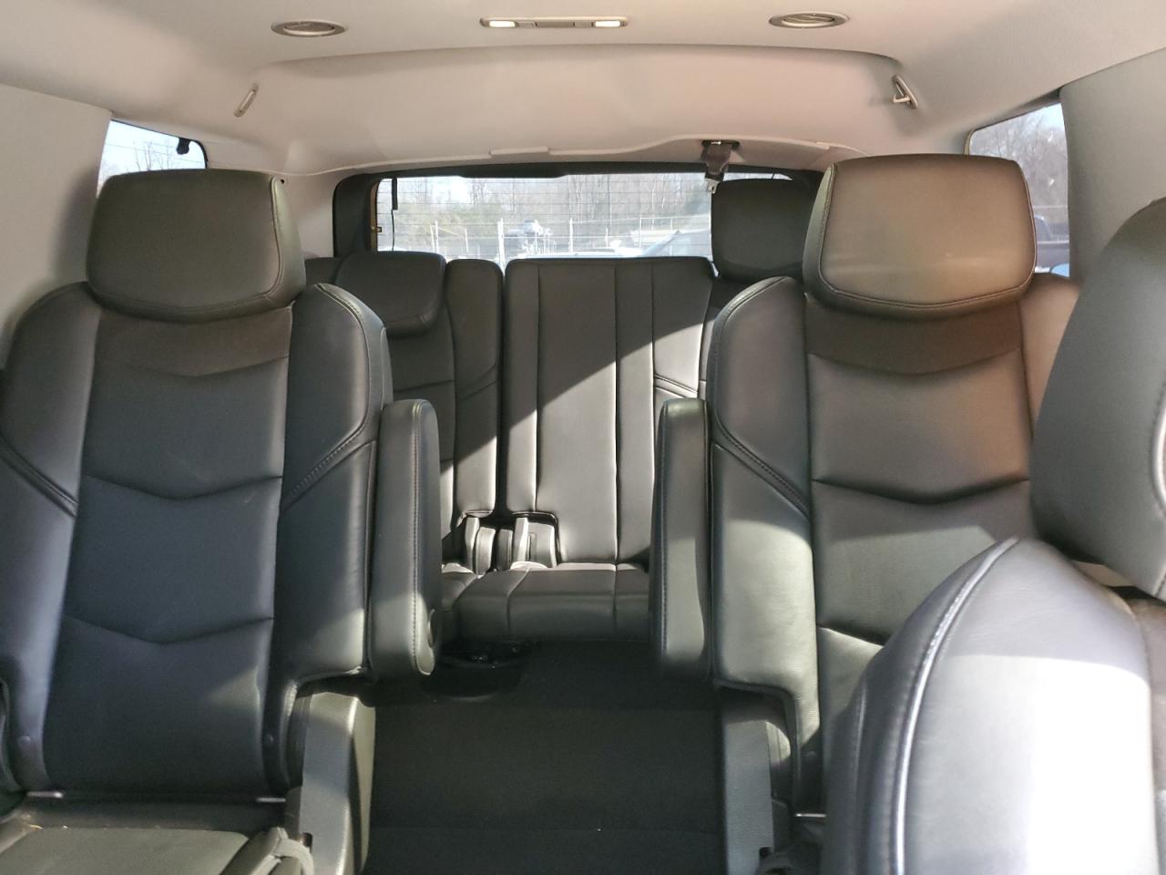 2015 Cadillac Escalade - Image 10