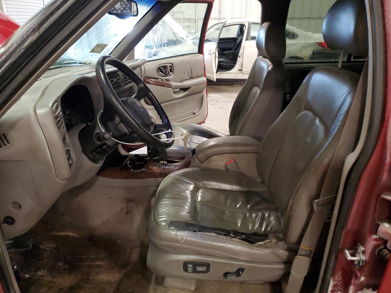 1999 Oldsmobile Bravada - Image 7