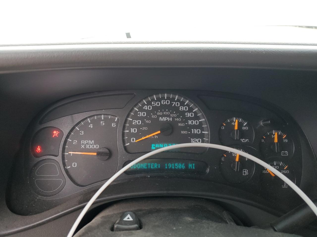 2005 GMC Yukon - Image 9
