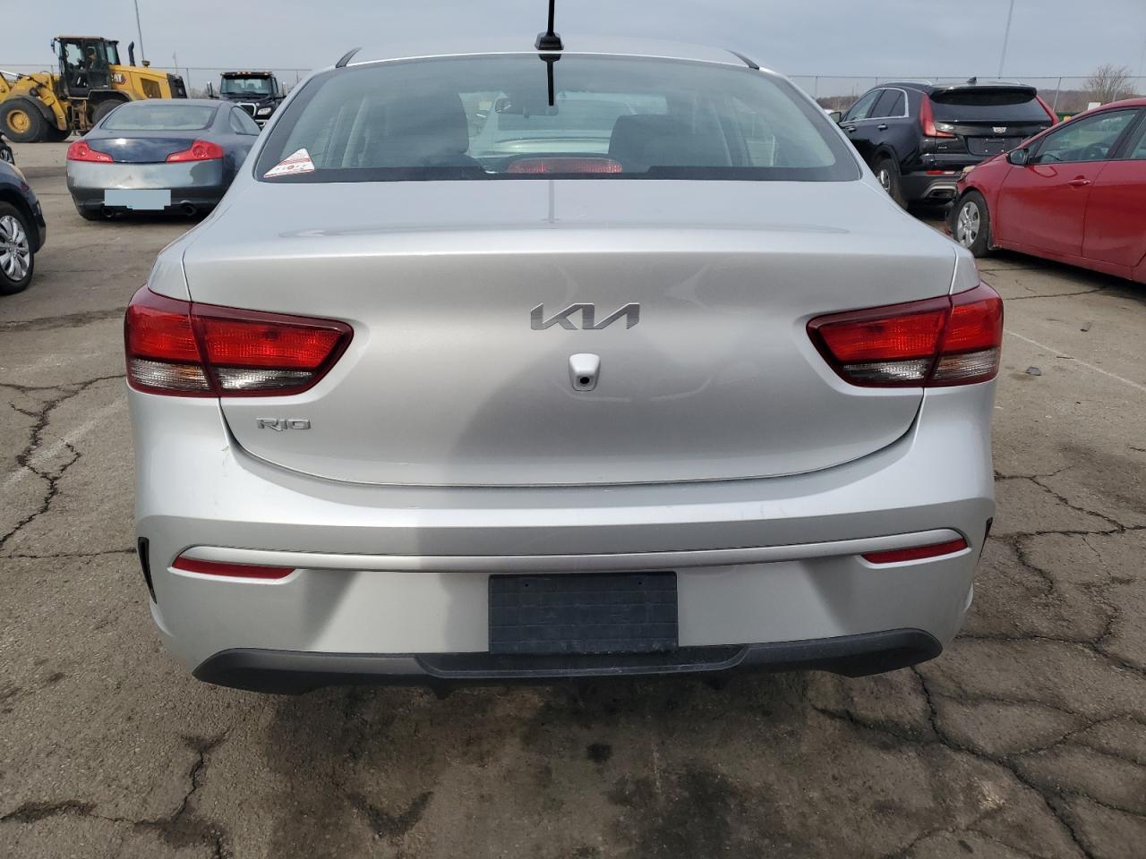 2022 Kia Rio - Image 6