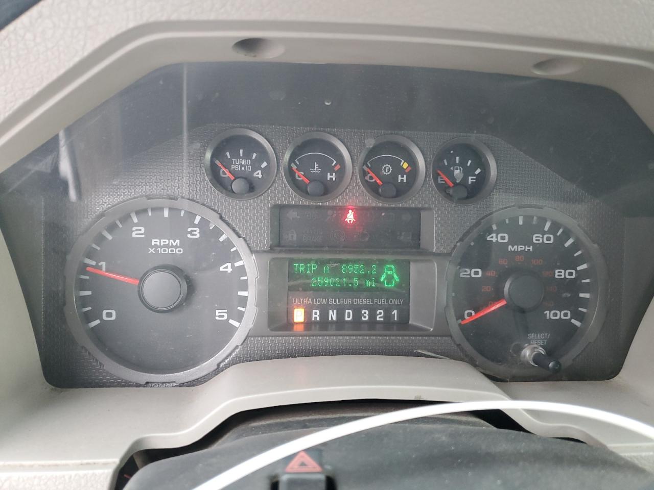 2010 Ford F450 - Image 9