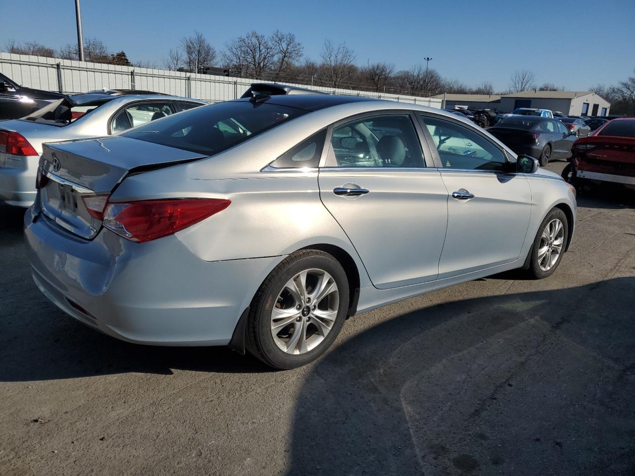 2013 Hyundai Sonata - Image 3